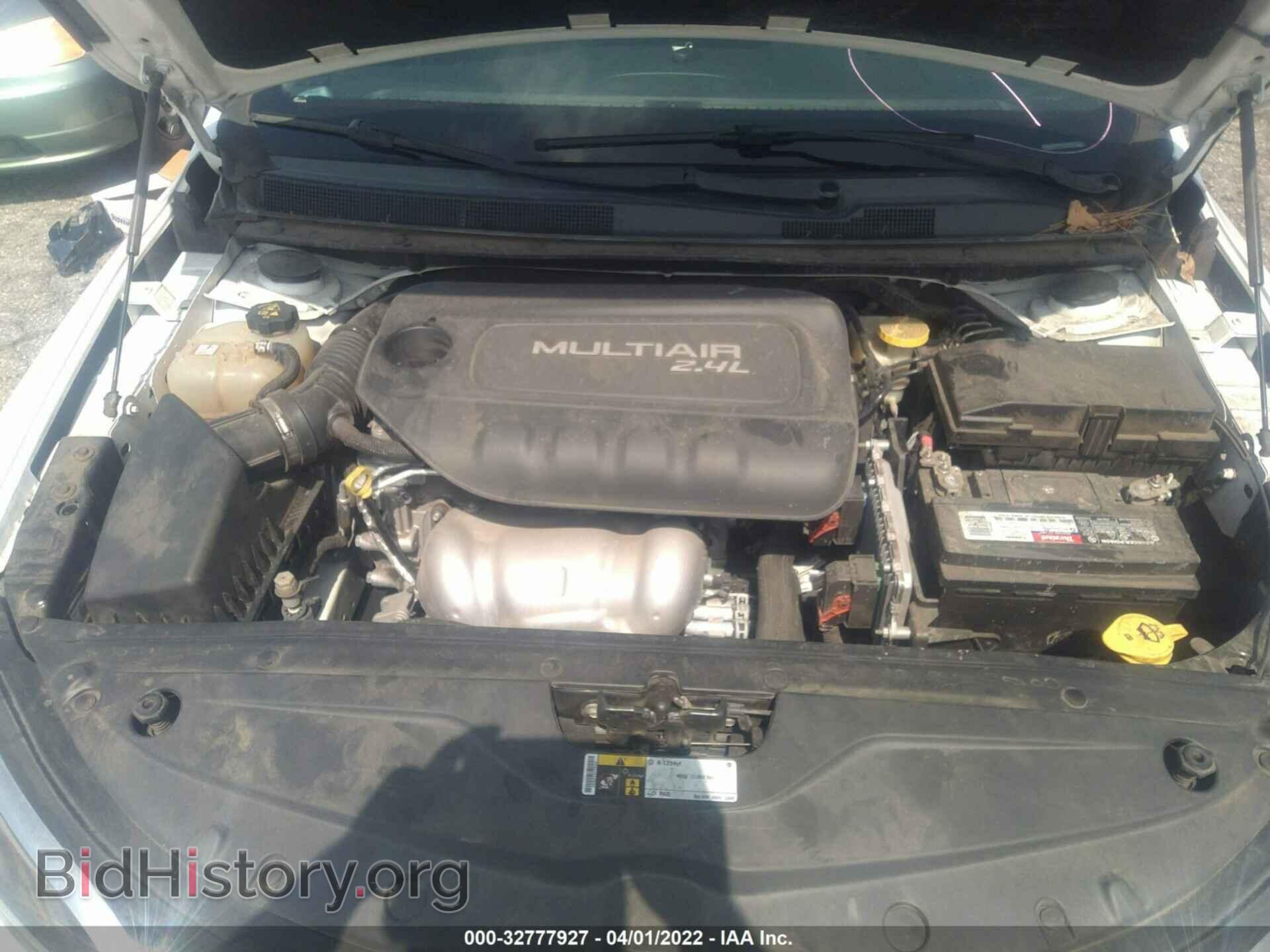 2016 CHRYSLER 200 - VIN: 1C3CCCAB5GN105270 - Фото 10