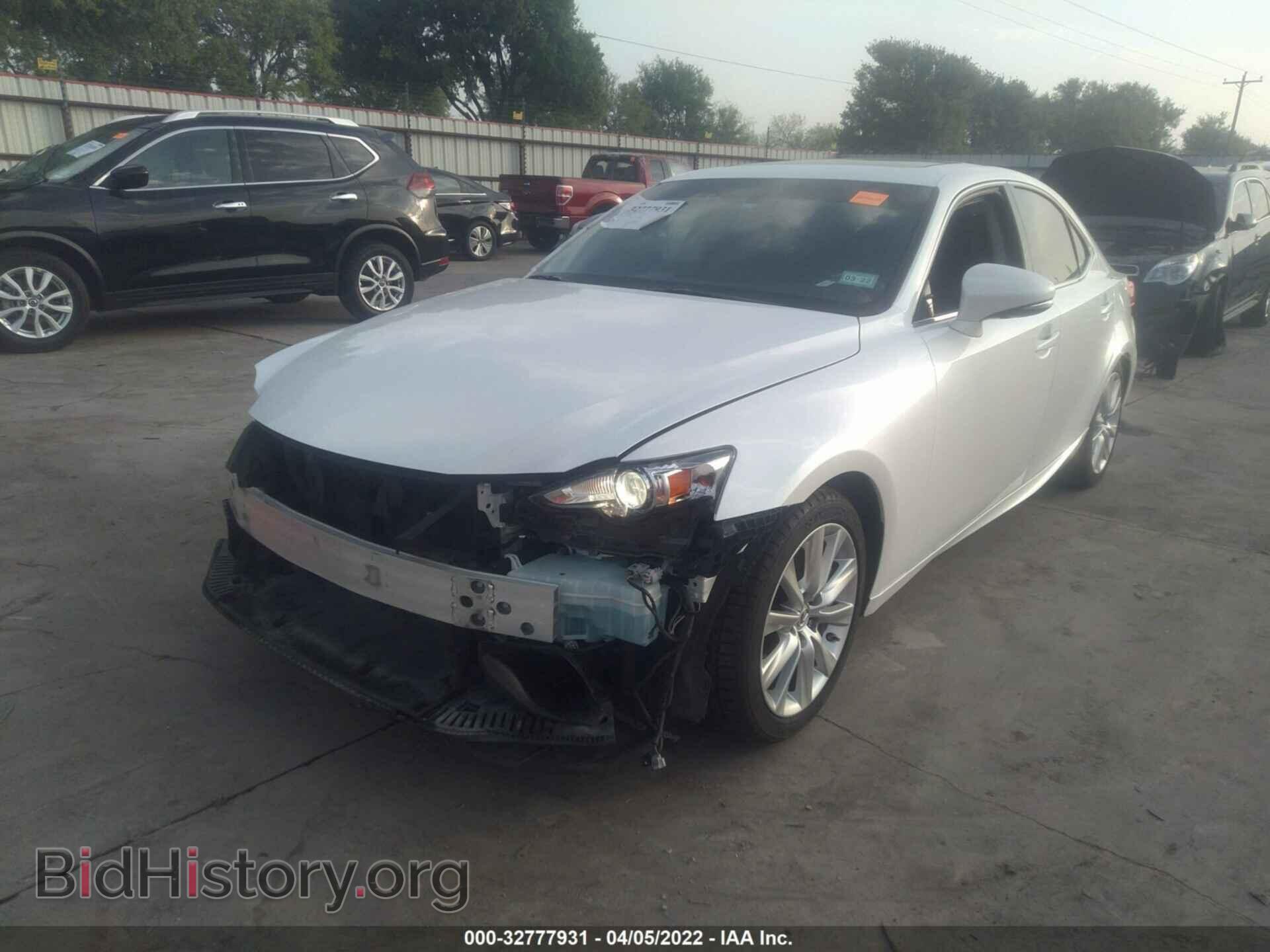 2016 LEXUS IS 200T - VIN: JTHBA1D21G5023029 - Фото 2