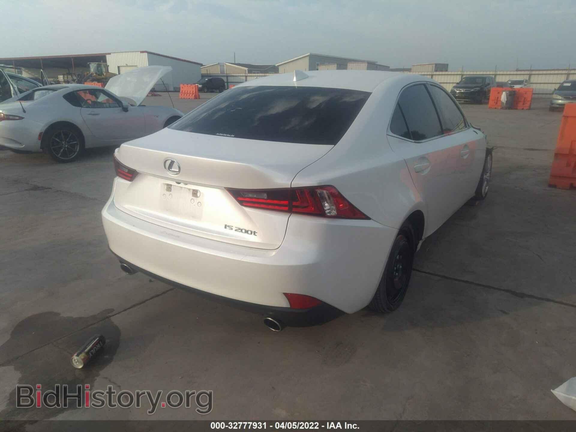 2016 LEXUS IS 200T - VIN: JTHBA1D21G5023029 - Фото 4