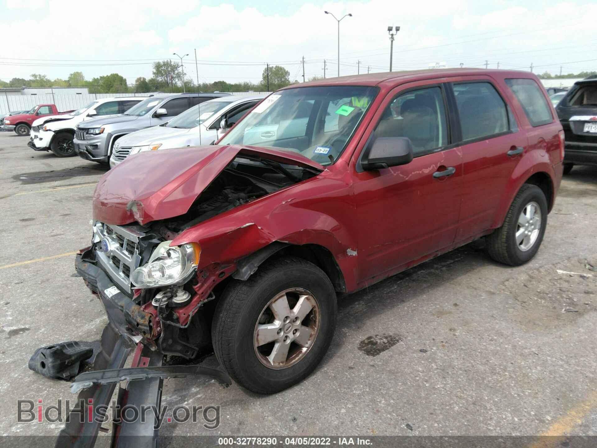 2011 FORD ESCAPE - VIN: 1FMCU0C79BKB90720 - Фото 2