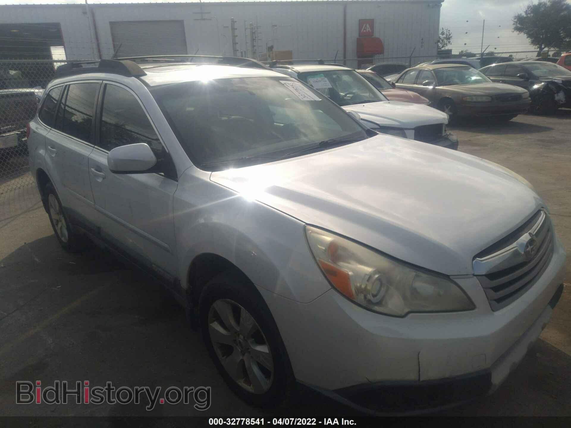 Photo 4S4BRDKC8B2447076 - SUBARU OUTBACK 2011