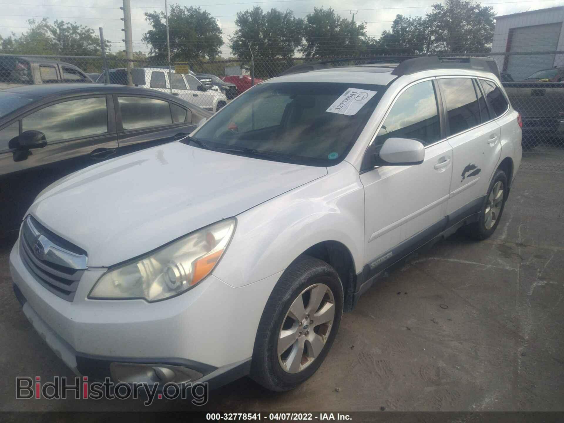 2011 SUBARU OUTBACK - VIN: 4S4BRDKC8B2447076 - Фото 2