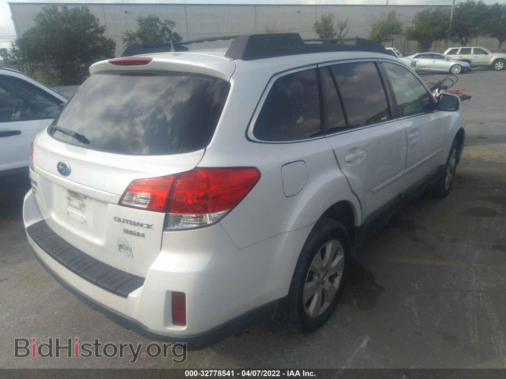 2011 SUBARU OUTBACK - VIN: 4S4BRDKC8B2447076 - Фото 4