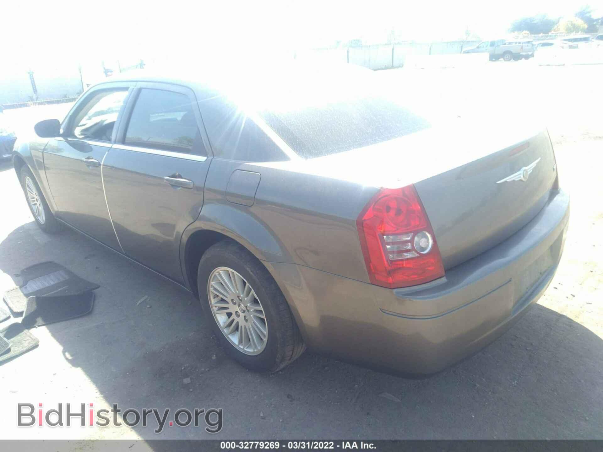 2009 CHRYSLER 300 - VIN: 2C3KA43D29H516904 - Фото 3