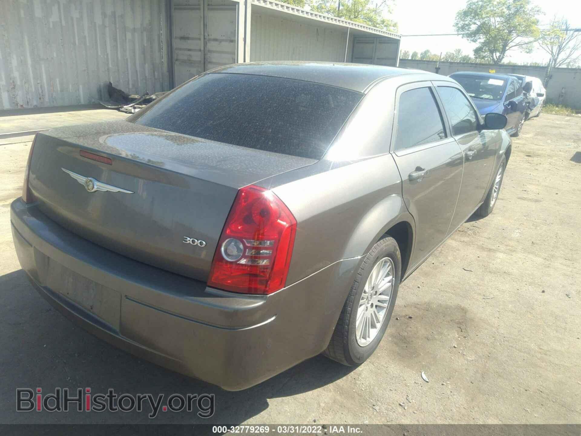 2009 CHRYSLER 300 - VIN: 2C3KA43D29H516904 - Фото 4