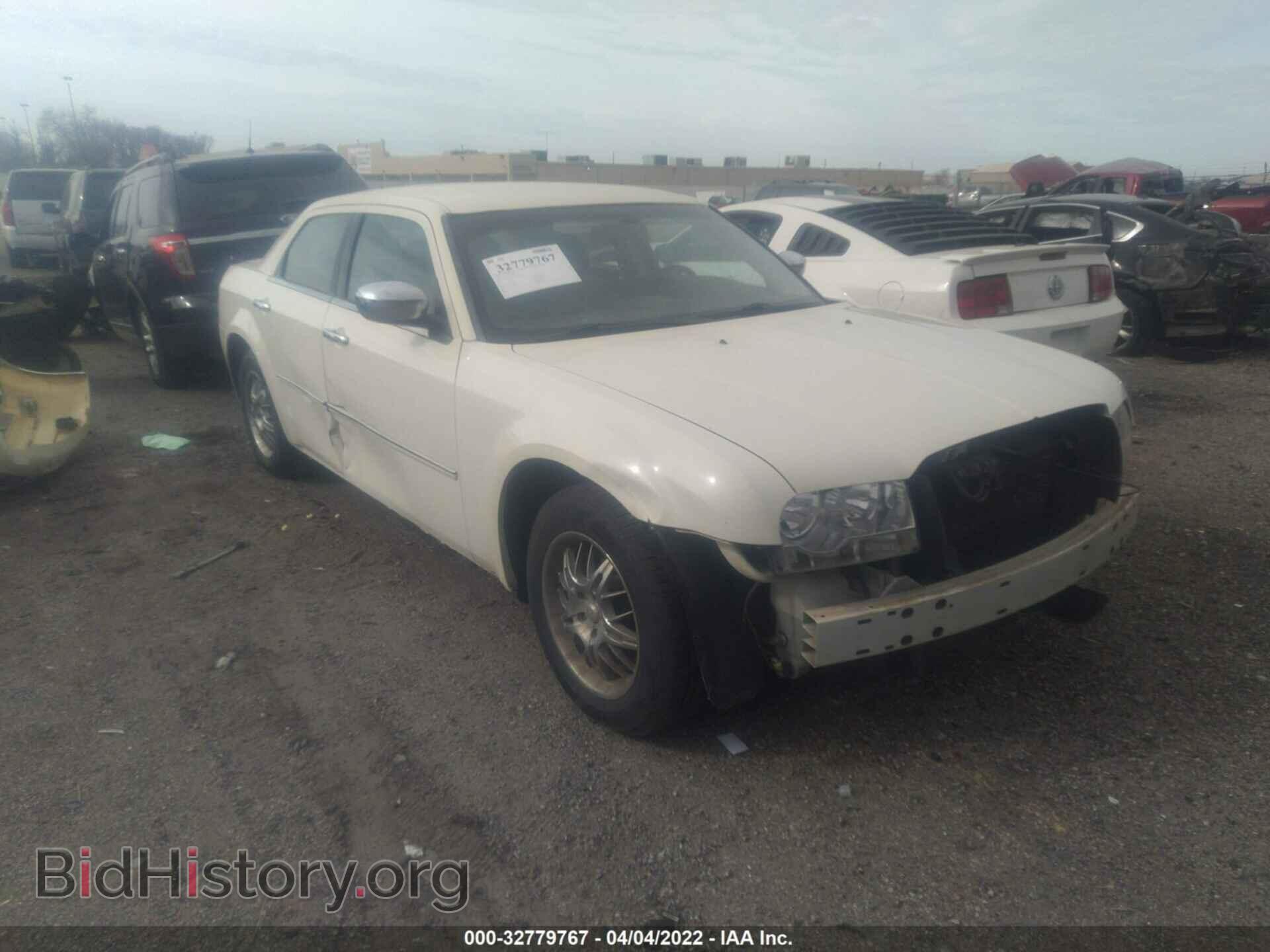 Photo 2C3CA5CV8AH195636 - CHRYSLER 300 2010