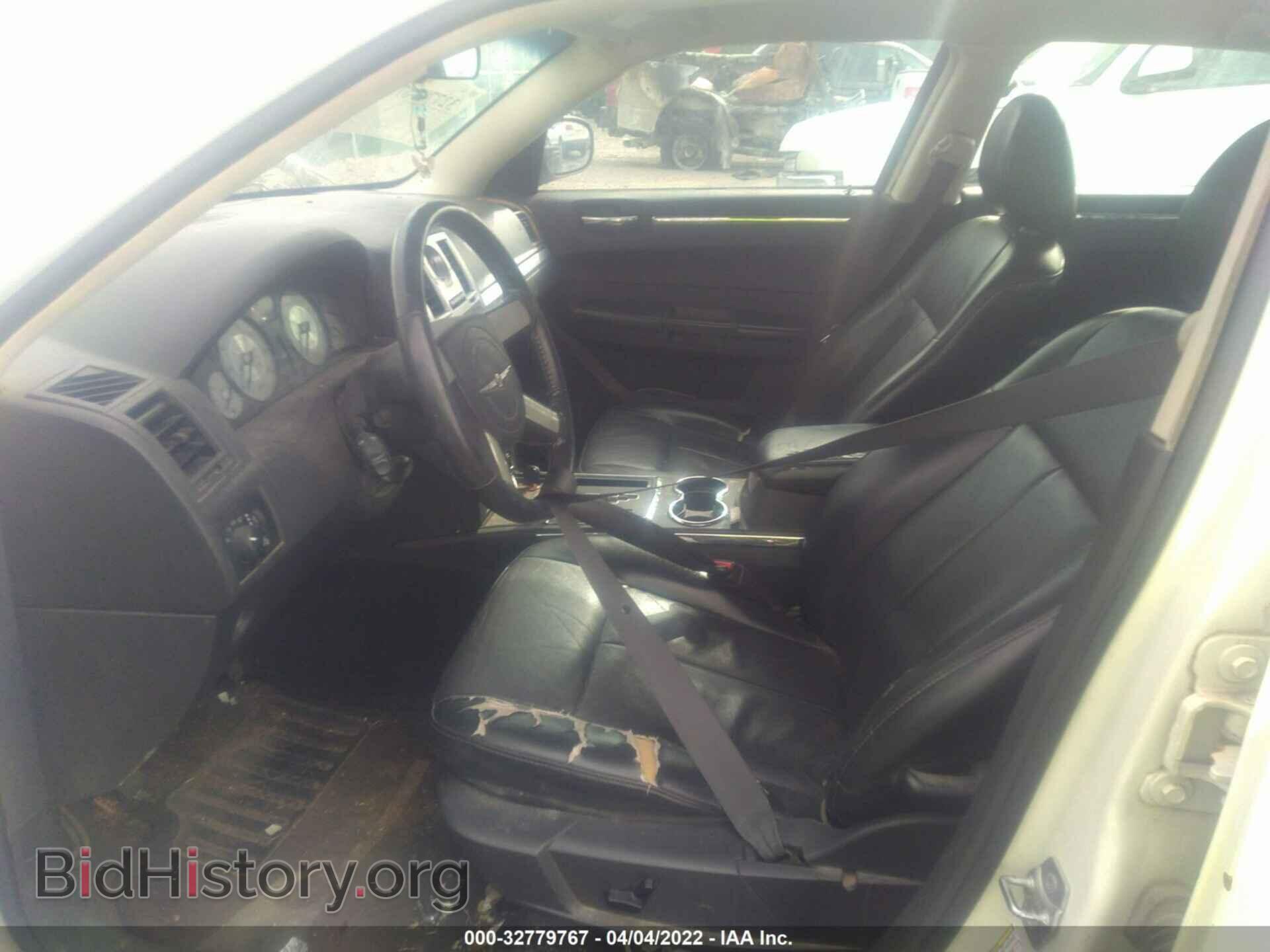 2010 CHRYSLER 300 - VIN: 2C3CA5CV8AH195636 - Фото 5