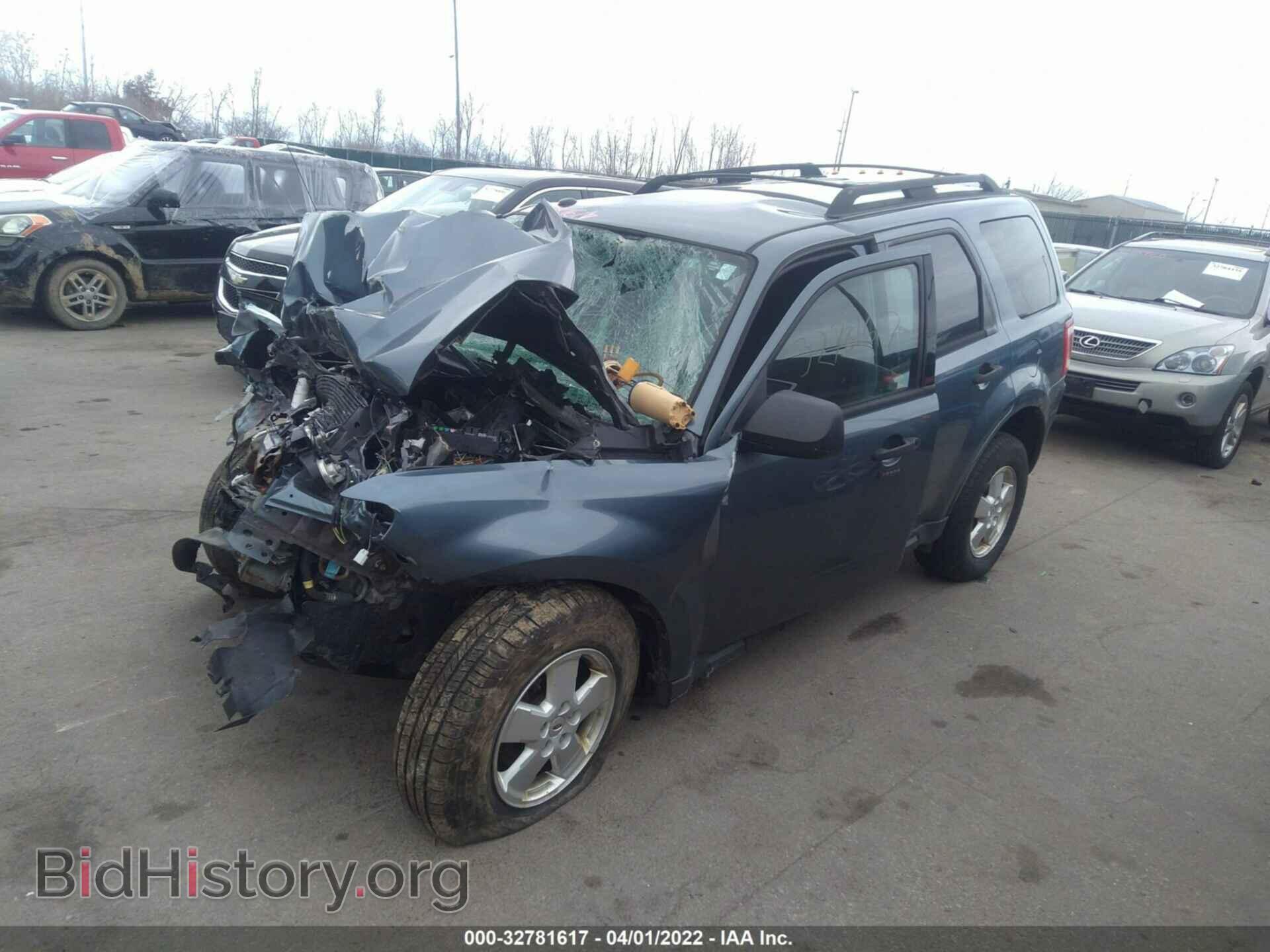 2011 FORD ESCAPE - VIN: 1FMCU0D70BKA49078 - Фото 2