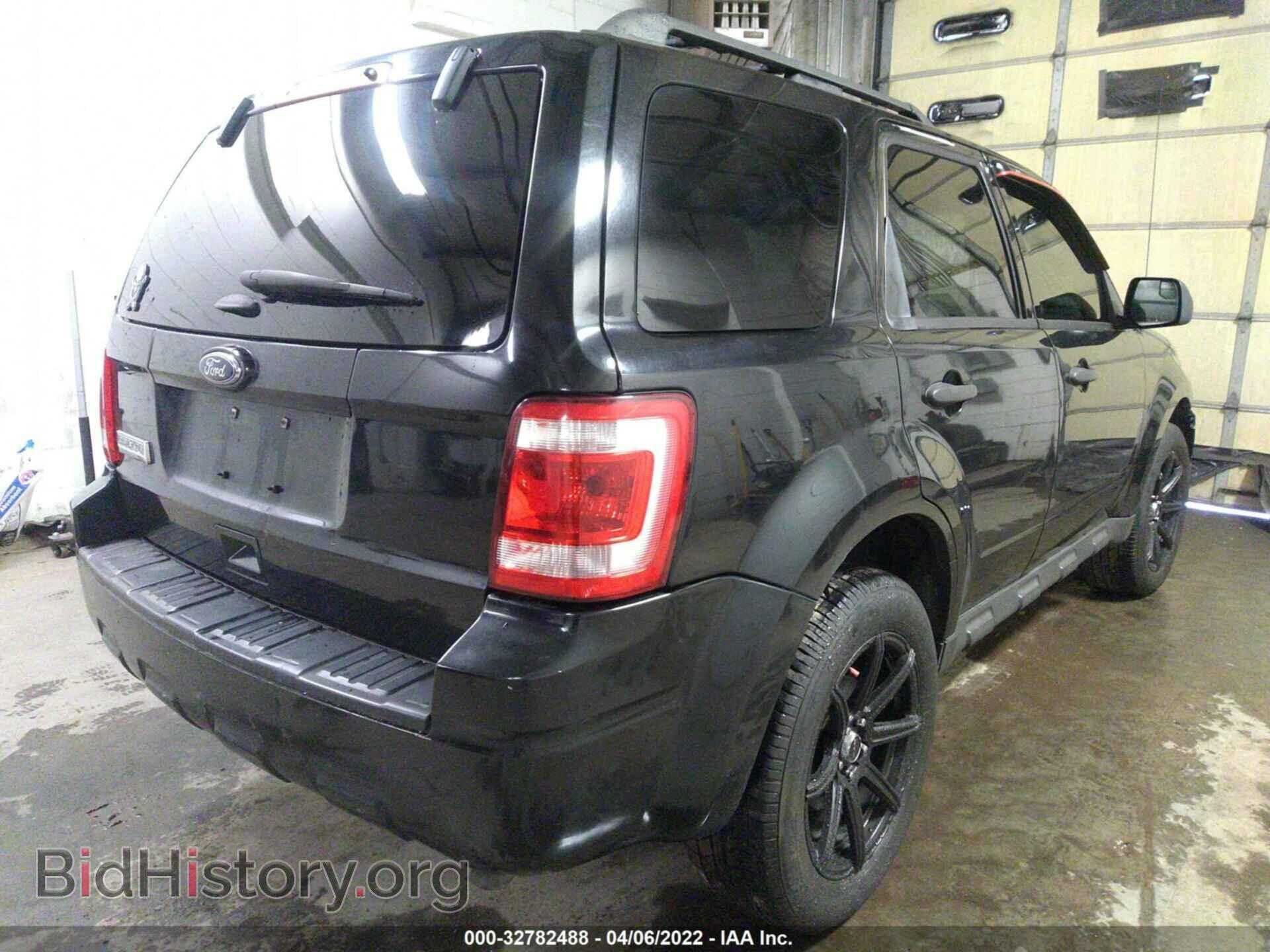 2011 FORD ESCAPE - VIN: 1FMCU0D77BKB01029 - Фото 4