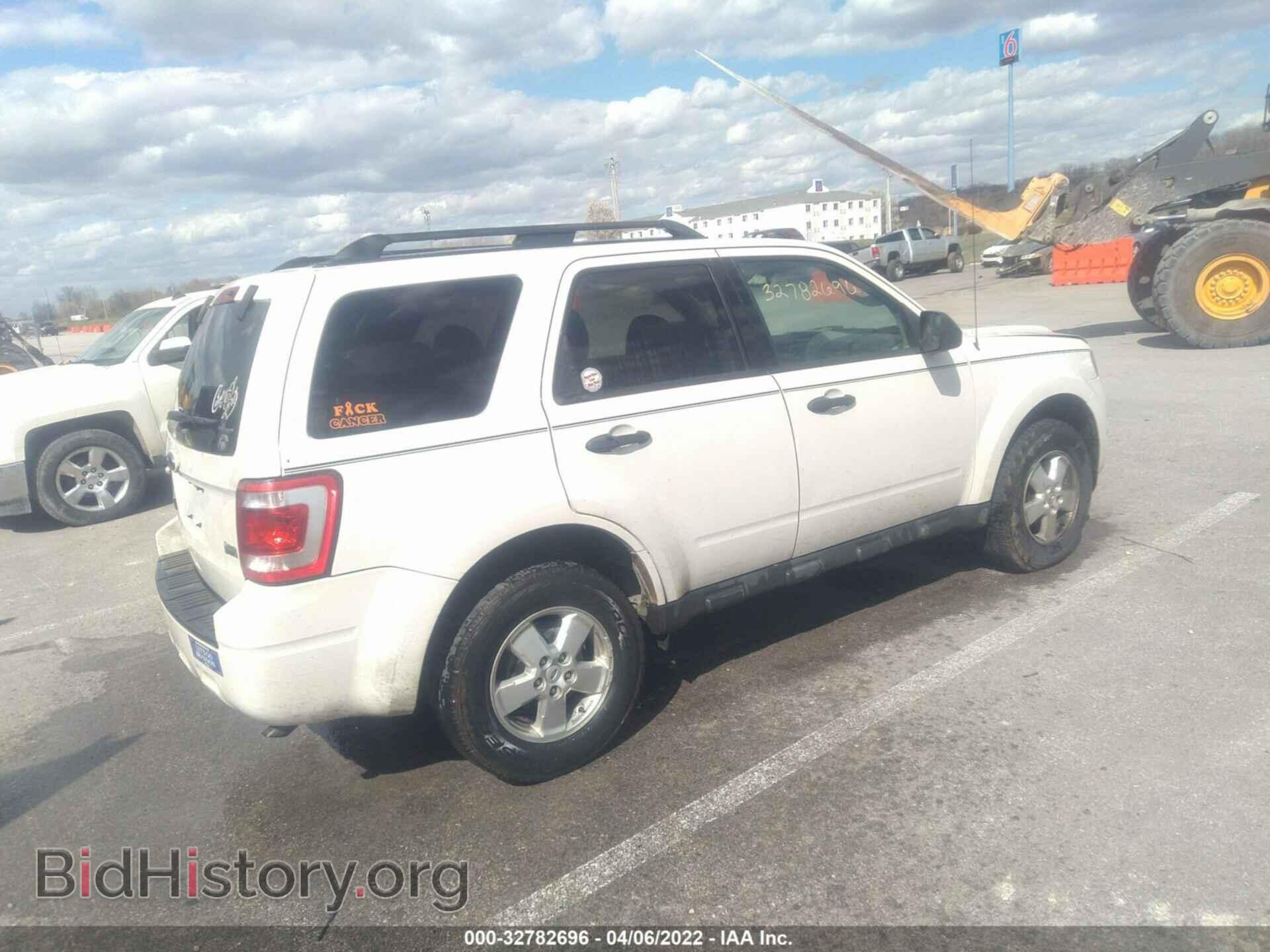 2011 FORD ESCAPE - VIN: 1FMCU0DG9BKA32392 - Photo 4