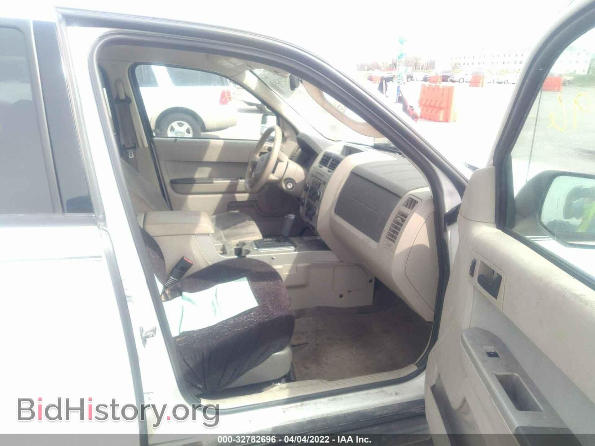 2011 FORD ESCAPE - VIN: 1FMCU0DG9BKA32392 - Photo 5