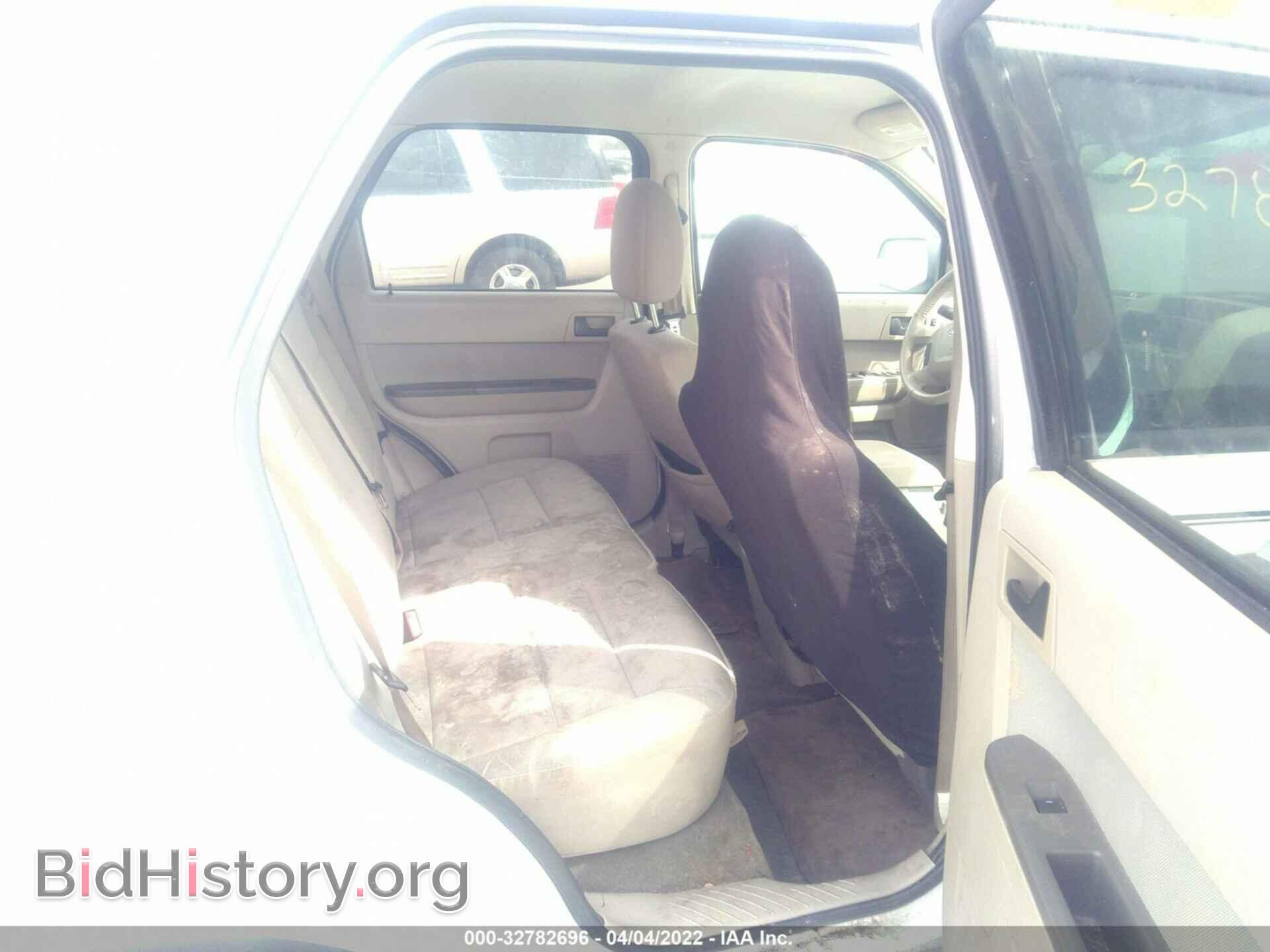 2011 FORD ESCAPE - VIN: 1FMCU0DG9BKA32392 - Photo 8