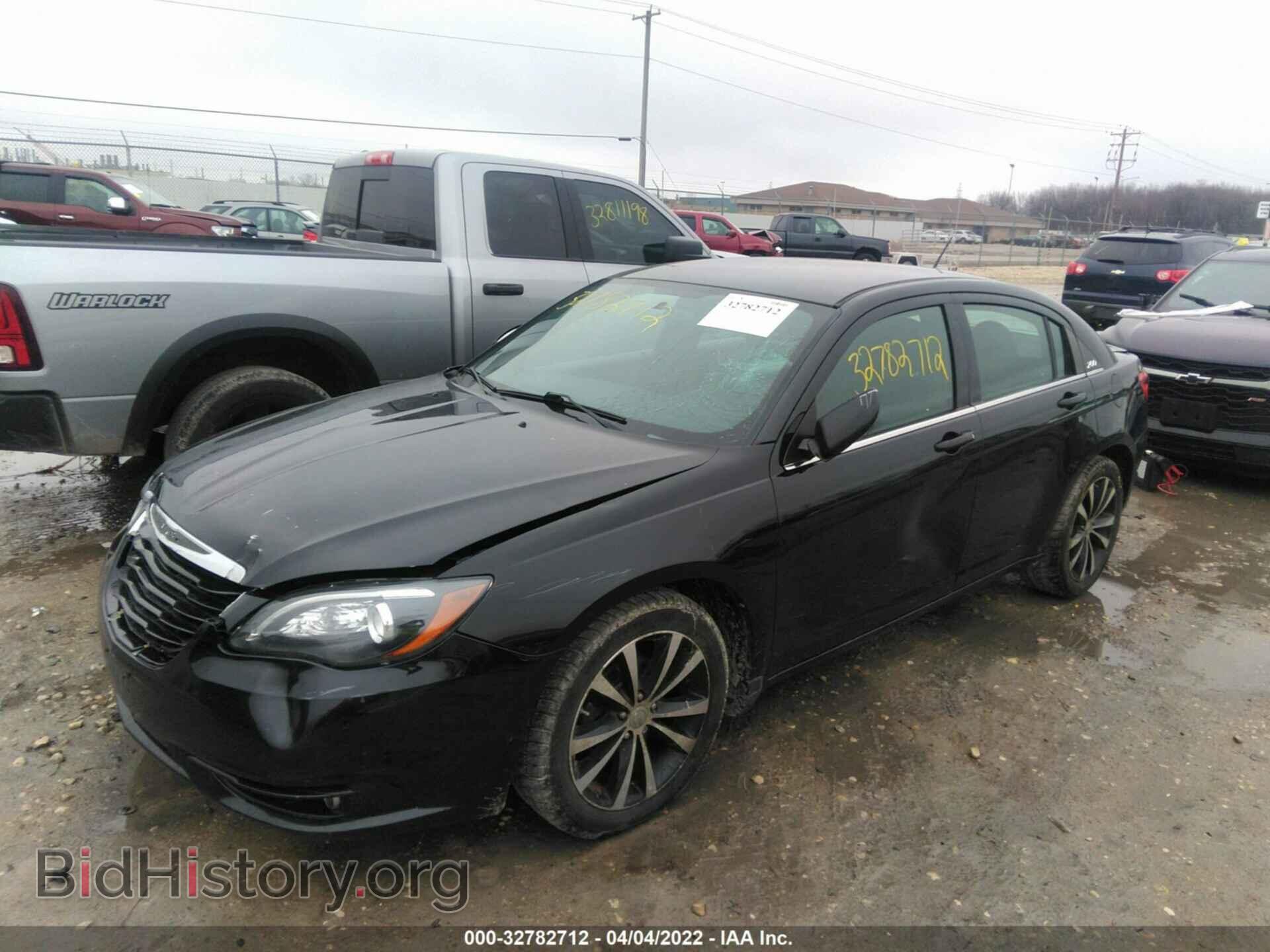 2013 CHRYSLER 200 - VIN: 1C3CCBBG3DN715779 - Photo 2