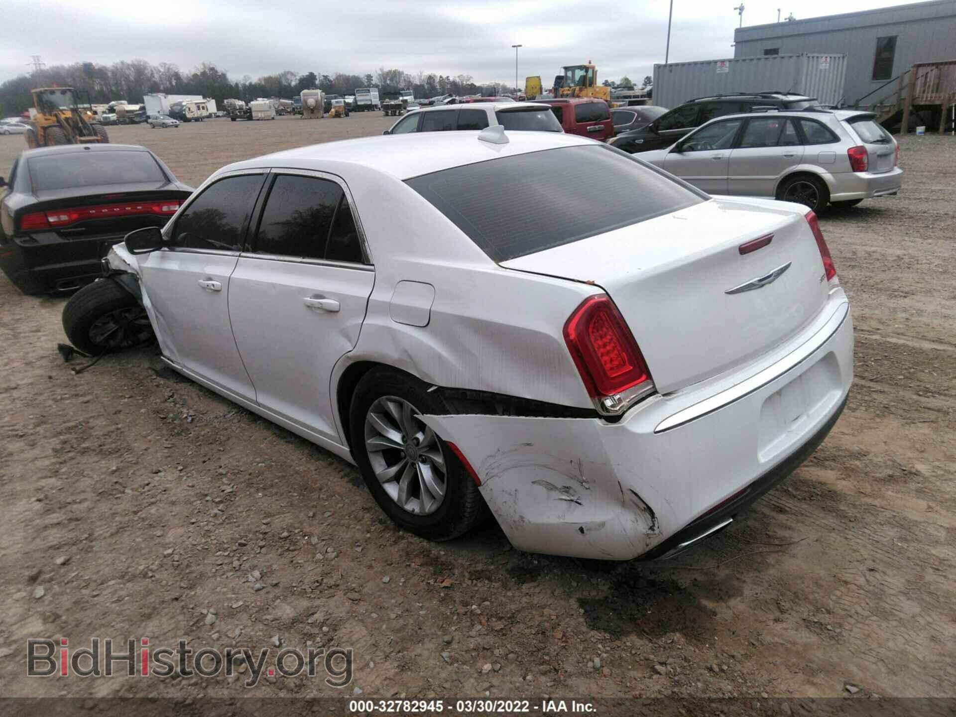 2015 CHRYSLER 300 - VIN: 2C3CCAAG8FH813911 - Фото 3