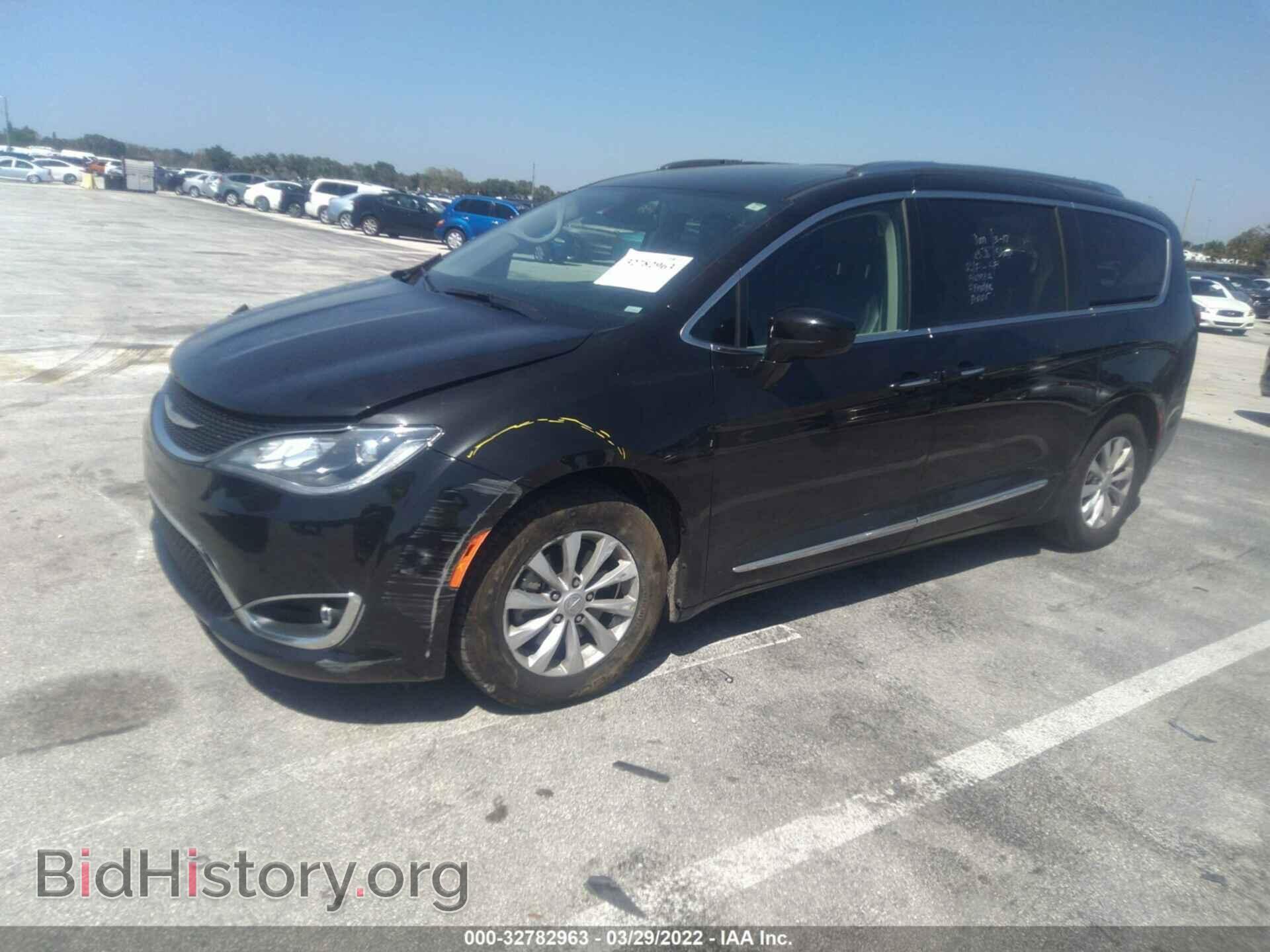 2019 CHRYSLER PACIFICA - VIN: 2C4RC1BG6KR731085 - Фото 2