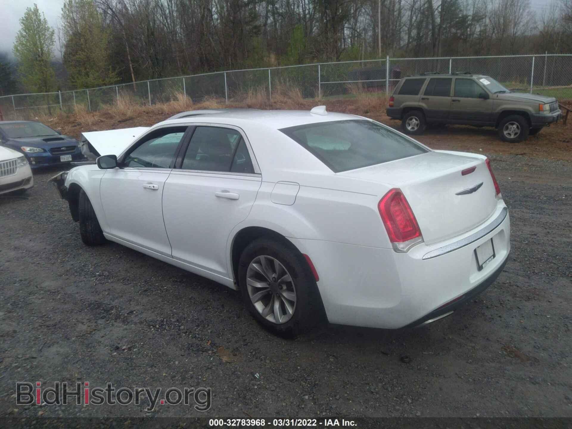 2016 CHRYSLER 300 - VIN: 2C3CCAAG4GH134882 - Фото 3