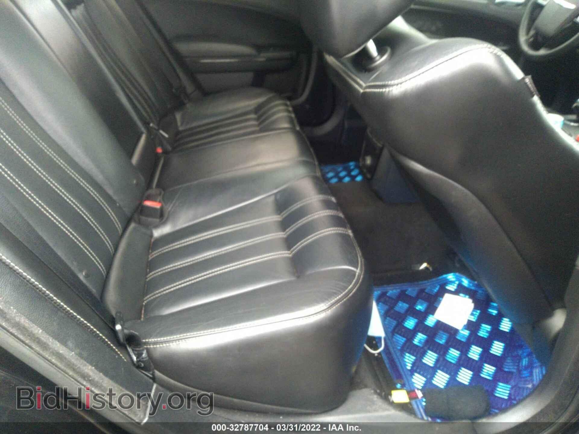 2014 CHRYSLER 300 - VIN: 2C3CCABG3EH310106 - Фото 8