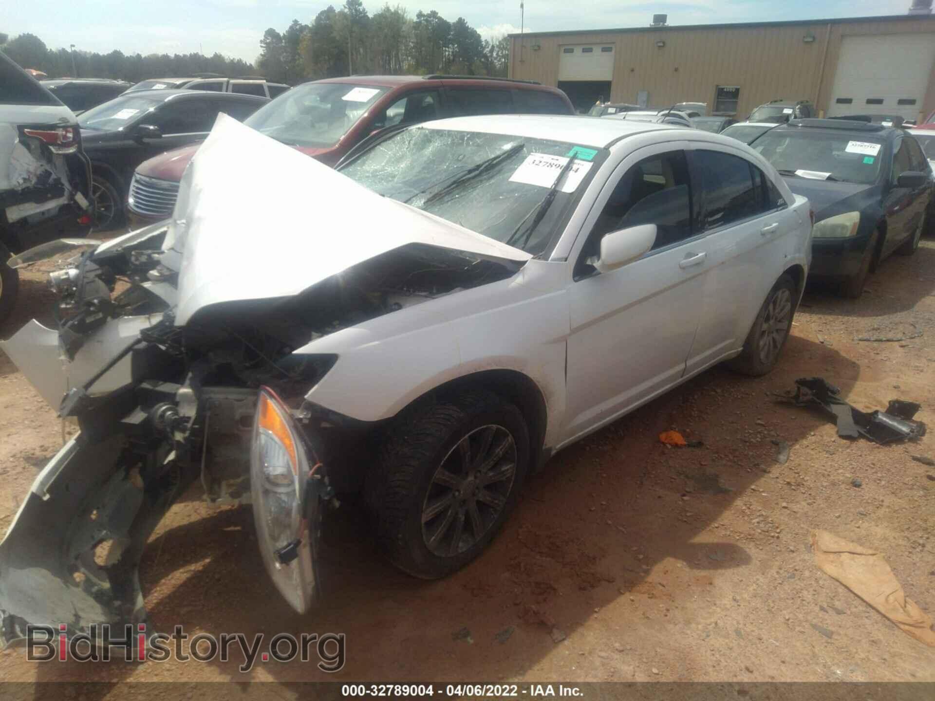 2014 CHRYSLER 200 - VIN: 1C3CCBBB8EN150838 - Фото 2