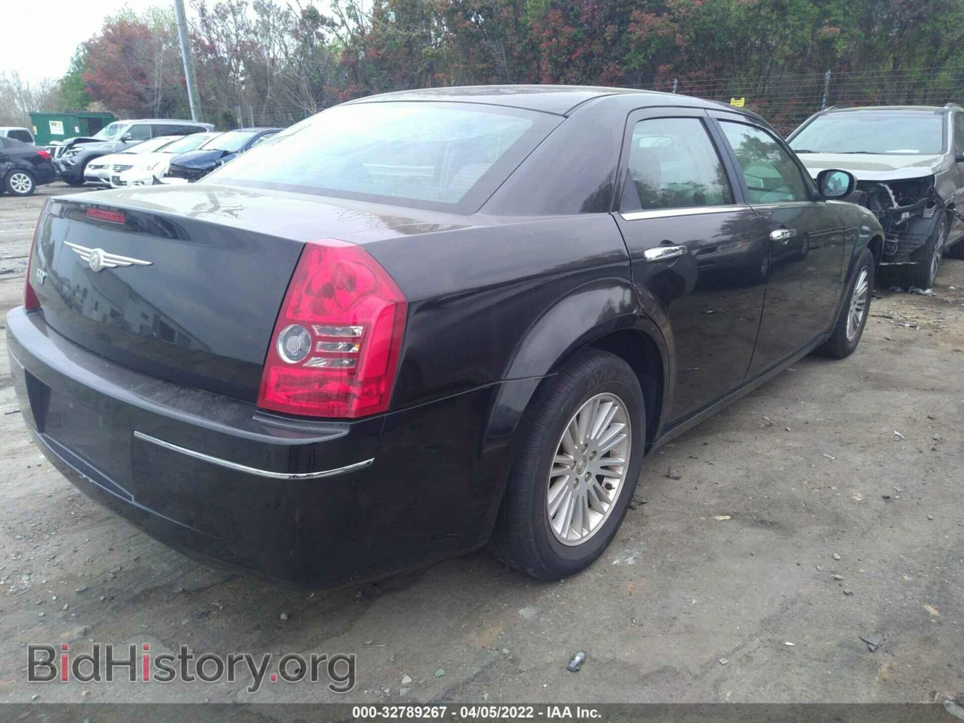 2010 CHRYSLER 300 - VIN: 2C3CA4CD7AH284759 - Фото 4