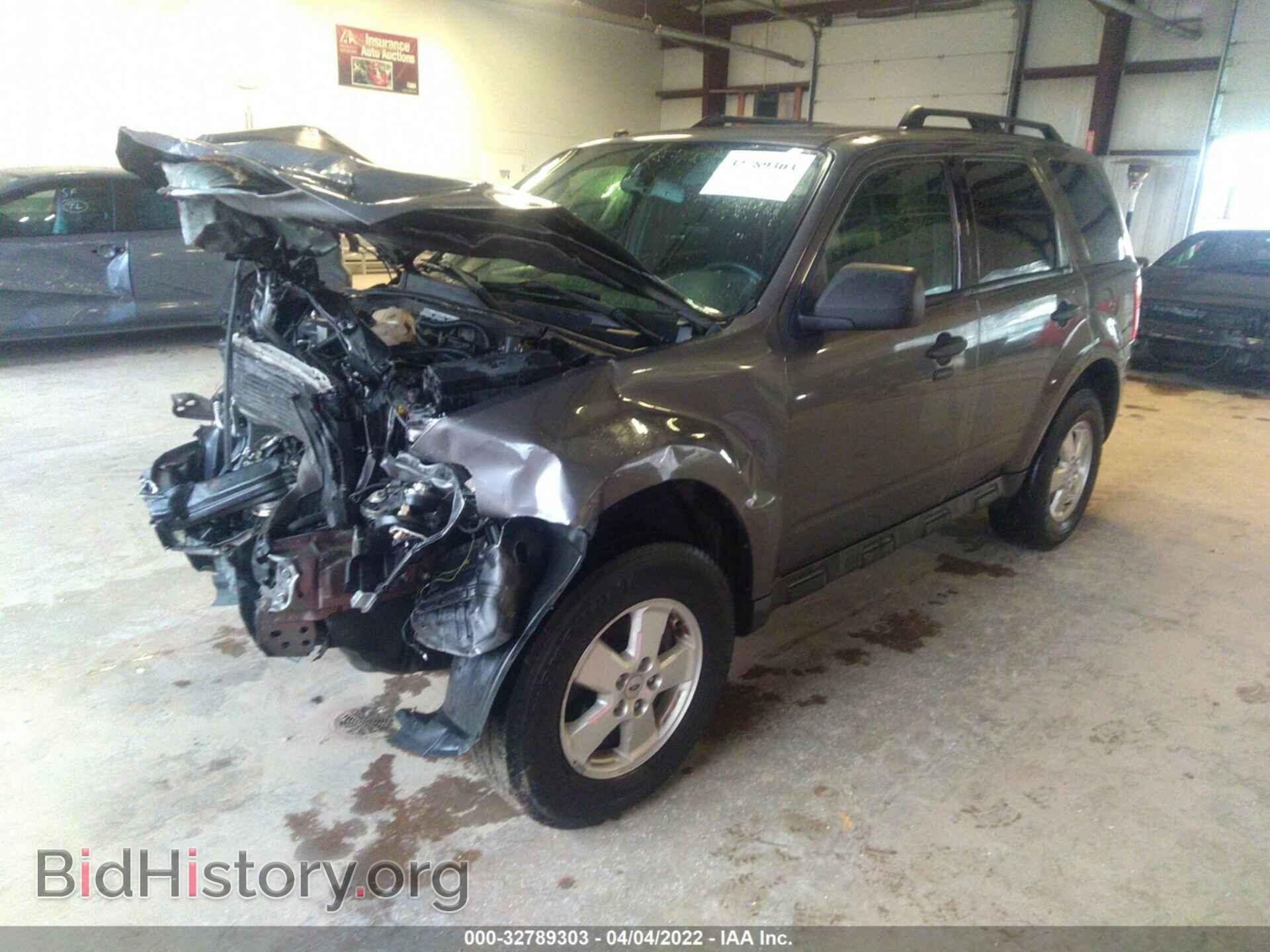 2011 FORD ESCAPE - VIN: 1FMCU0D76BKC03700 - Фото 2
