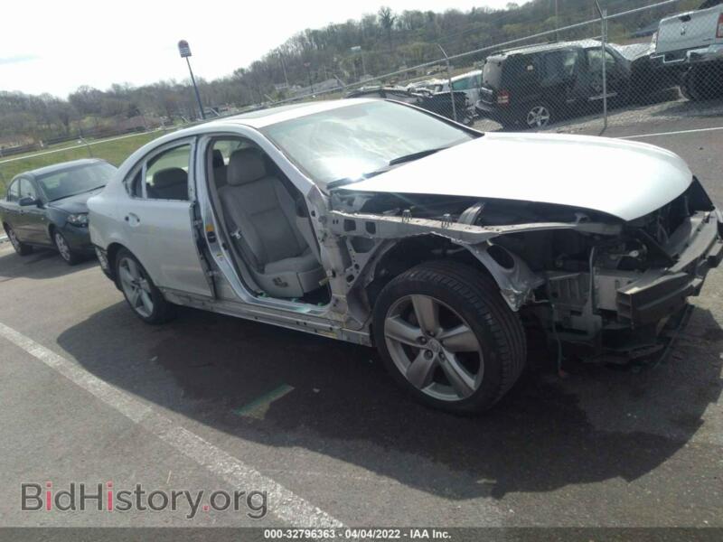 2011 Lexus LS 460 460 (VIN JTHBL5EF6B5107181) — photo 1 of 11, IAAI, damage: all over