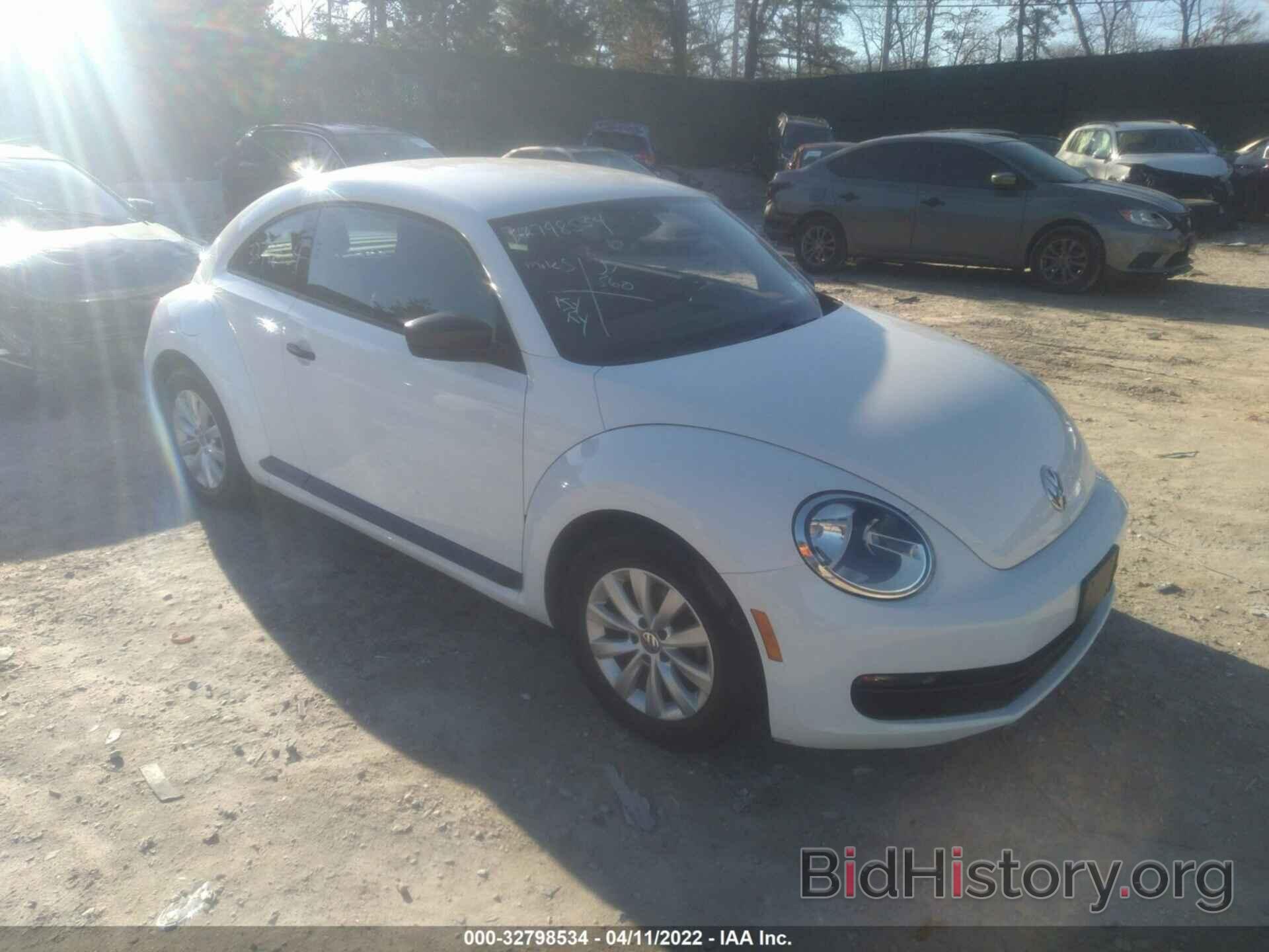 Photo 3VWF17AT8GM636162 - VOLKSWAGEN BEETLE COUPE 2016