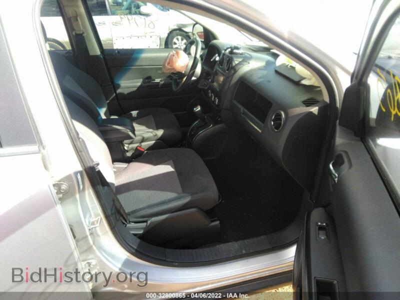 2011 Jeep COMPASS (VIN 1J4NF1FB5BD136522) — photo 5 of 11