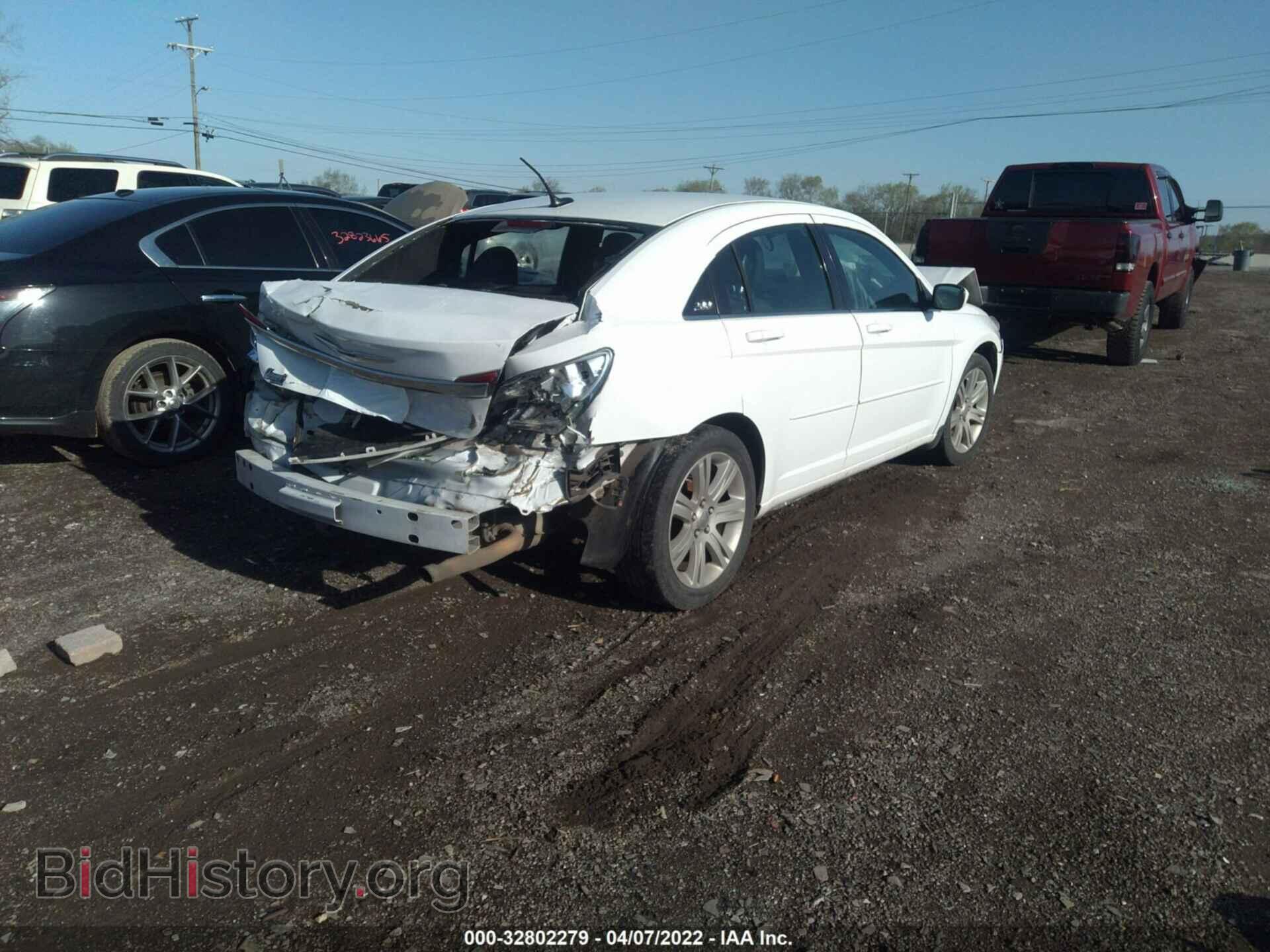 2013 CHRYSLER 200 - VIN: 1C3CCBBB1DN656039 - Photo 4