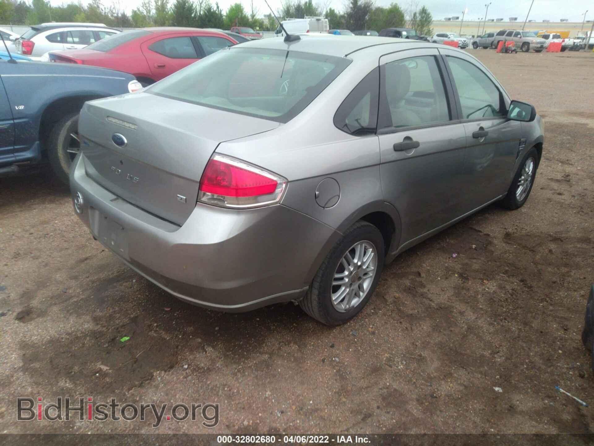 2008 FORD FOCUS - VIN: 1FAHP35NX8W215467 - Фото 4