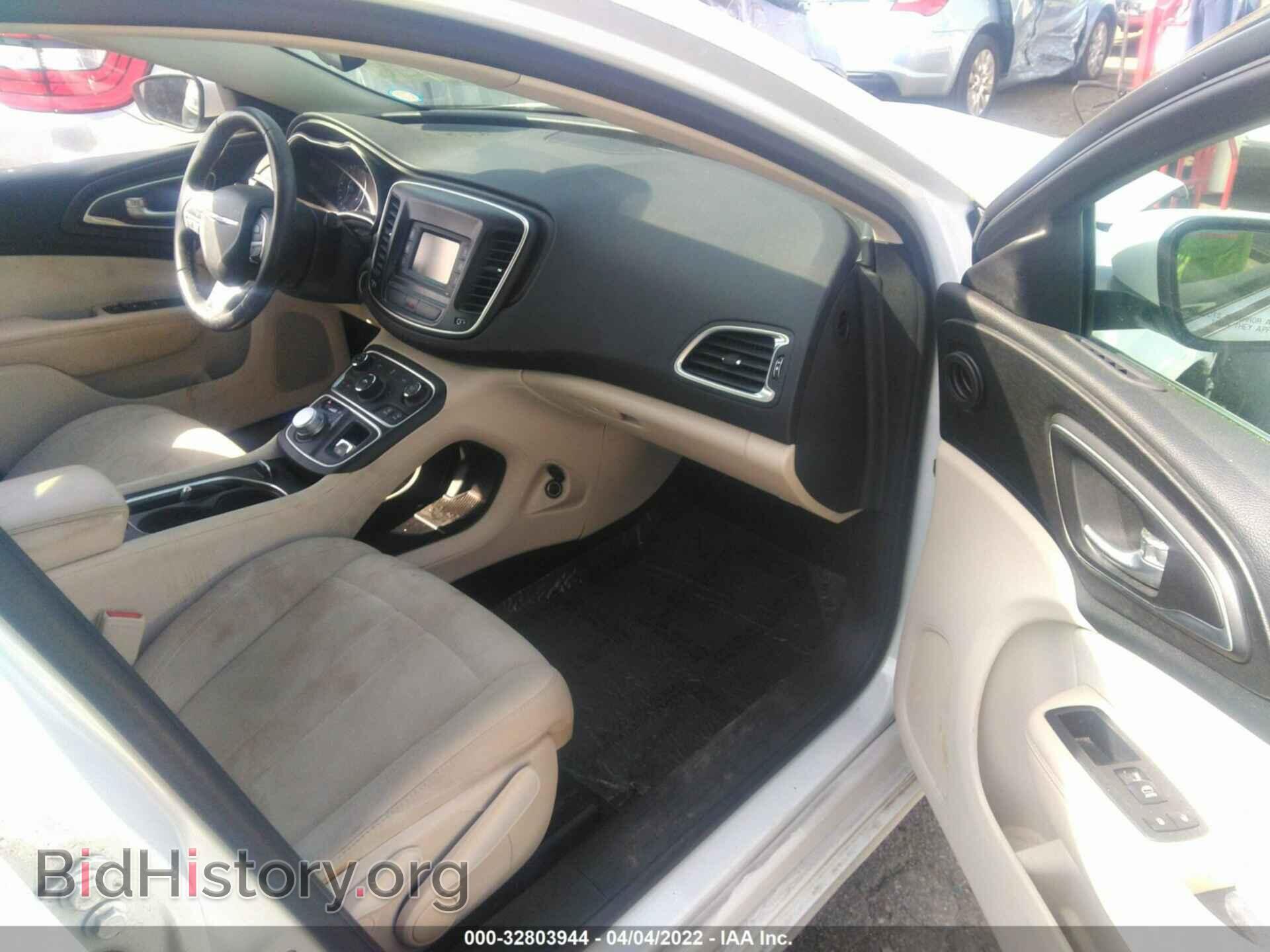 2015 CHRYSLER 200 - VIN: 1C3CCCAB5FN670259 - Фото 5