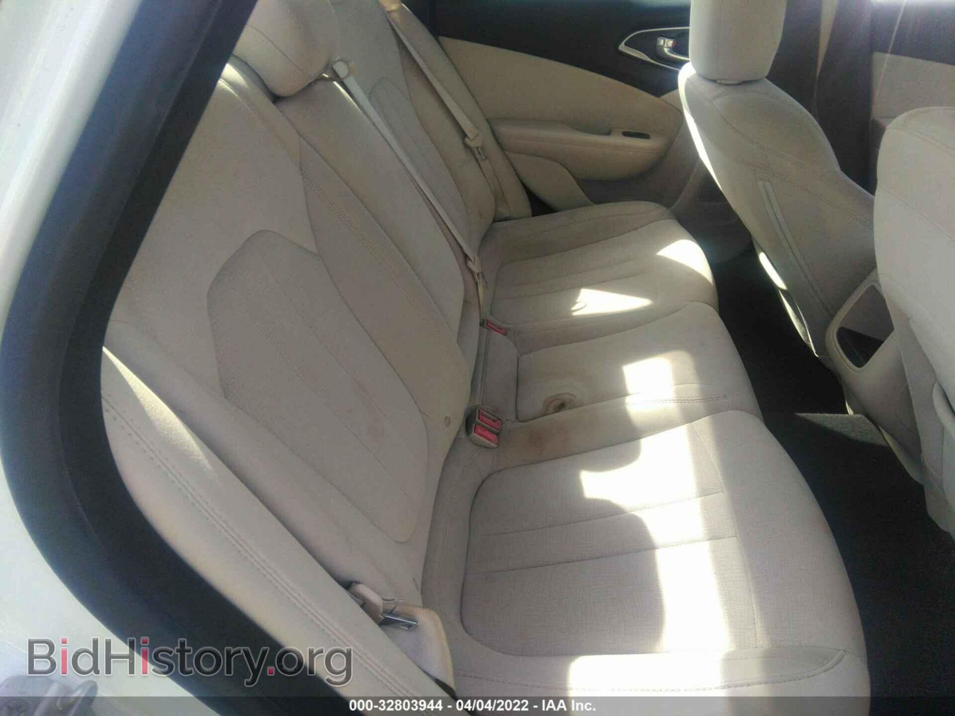 2015 CHRYSLER 200 - VIN: 1C3CCCAB5FN670259 - Фото 8