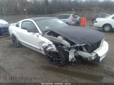 2006 Ford MUSTANG Standard/Deluxe/Premium, white — VIN 1ZVFT80N065178236, IAAI