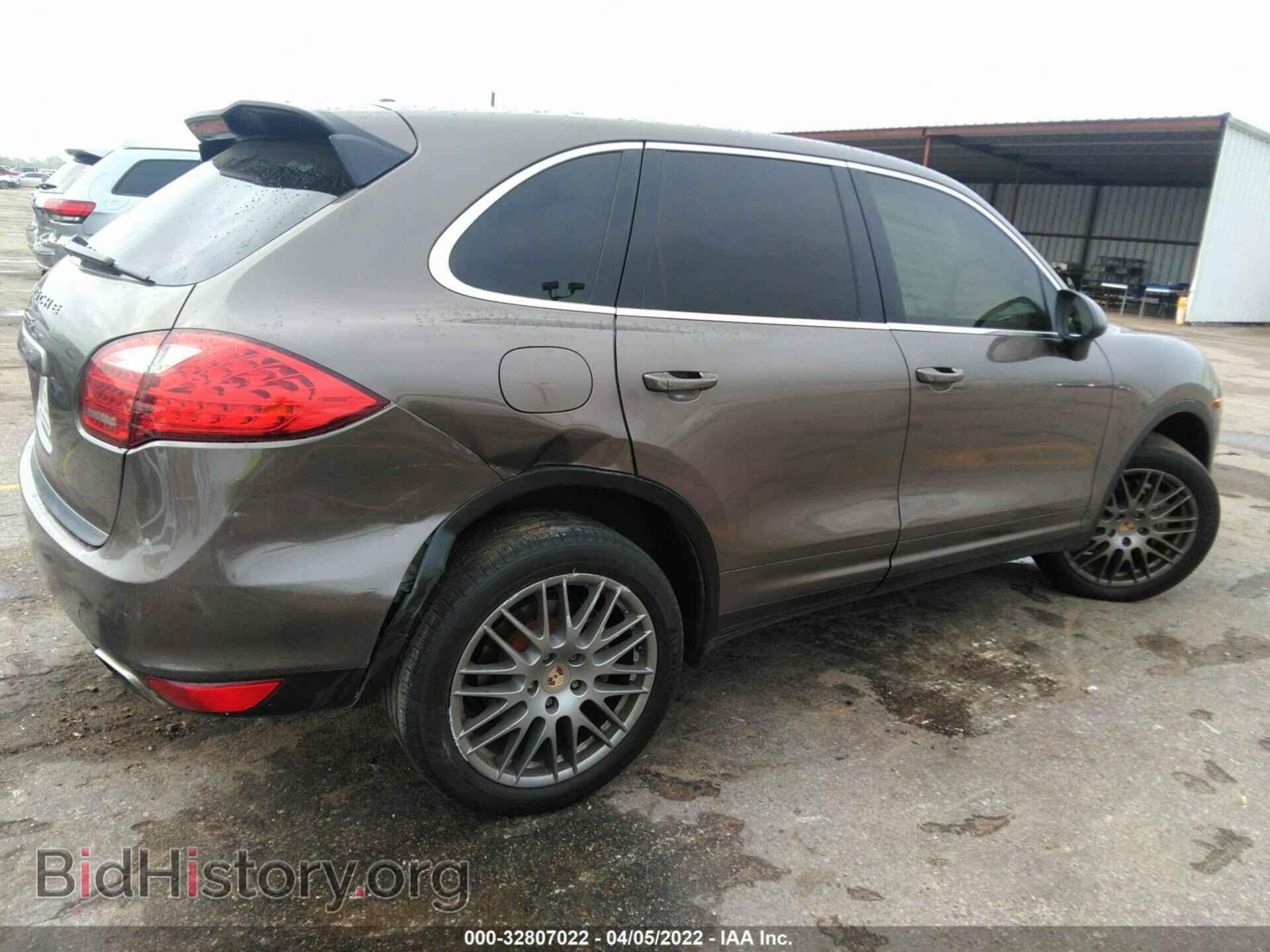 2011 PORSCHE CAYENNE - VIN: WP1AB2A21BLA52280 - Photo 4