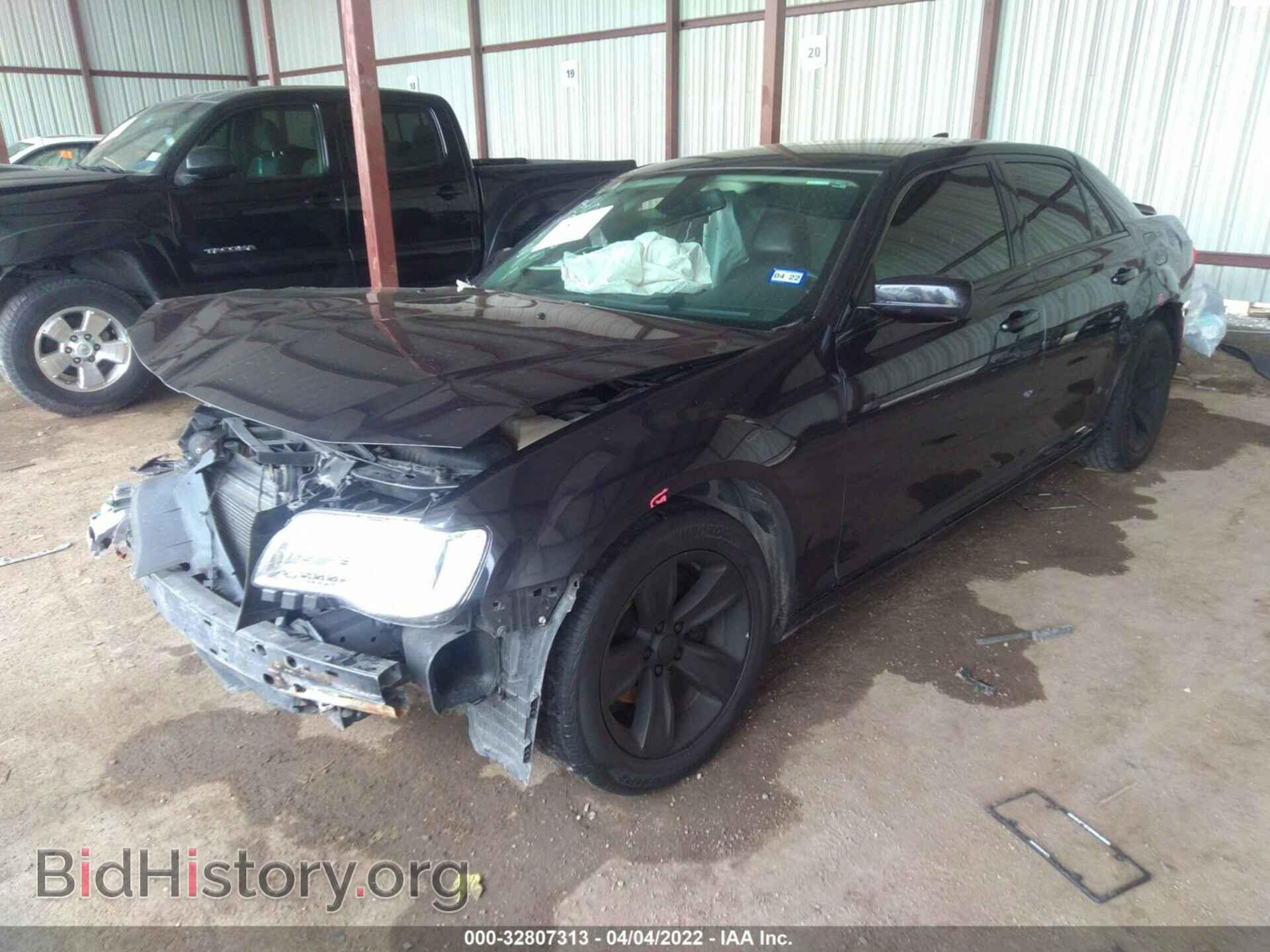 2017 CHRYSLER 300 - VIN: 2C3CCAAG0HH608165 - Фото 2