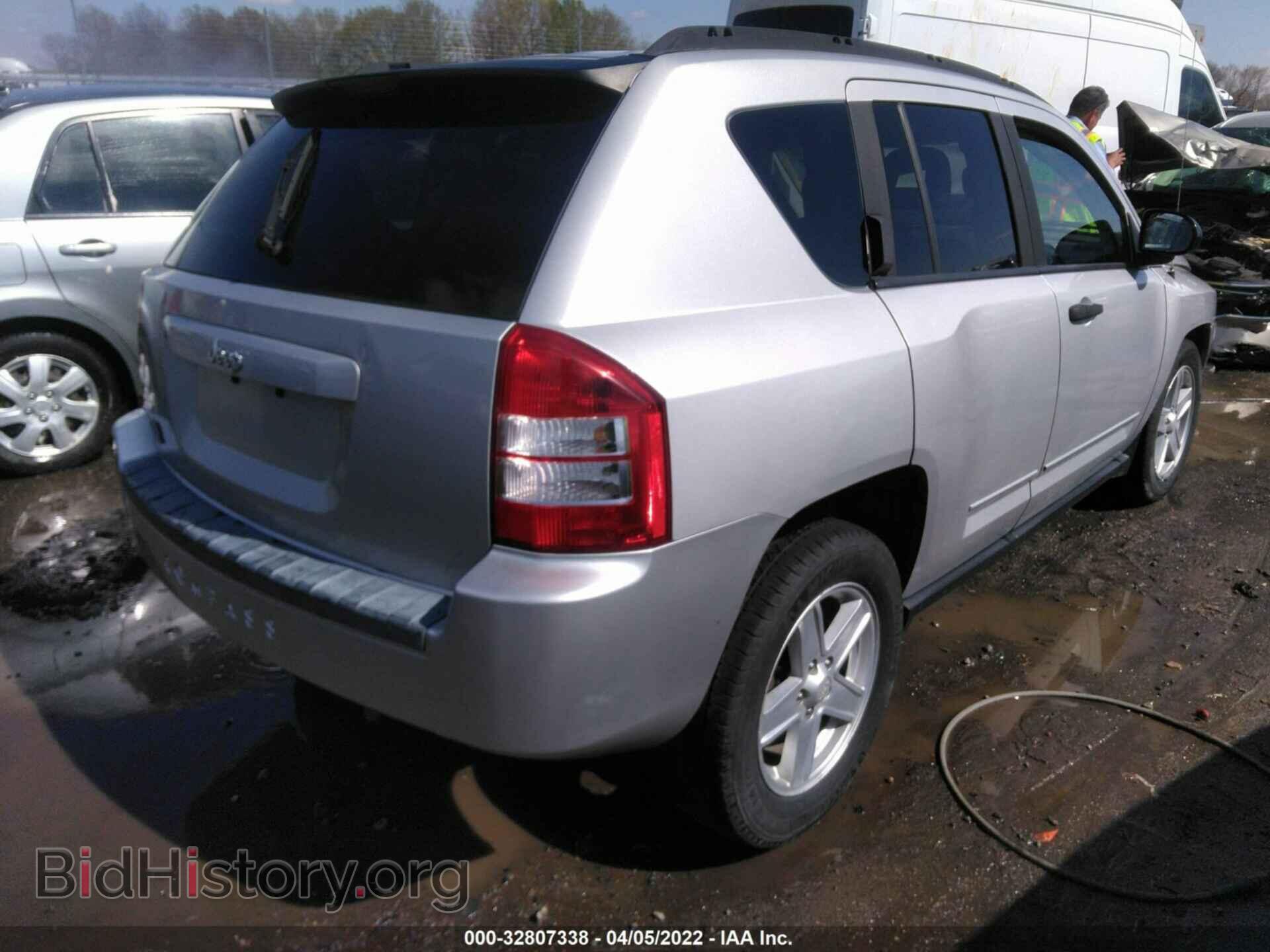 2008 JEEP COMPASS - VIN: 1J8FT47W08D694138 - Фото 4
