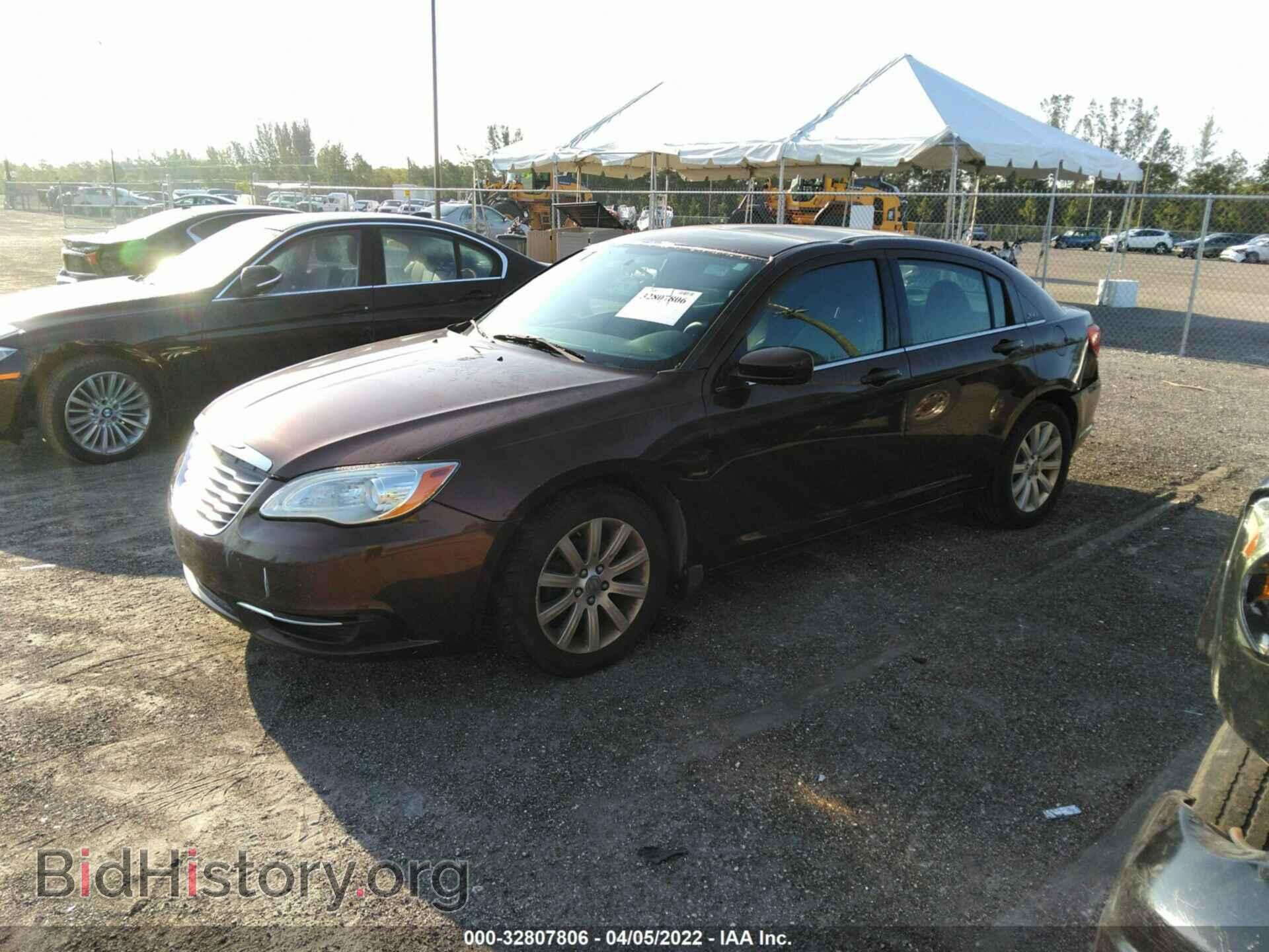 2013 CHRYSLER 200 - VIN: 1C3CCBBG9DN678267 - Фото 2