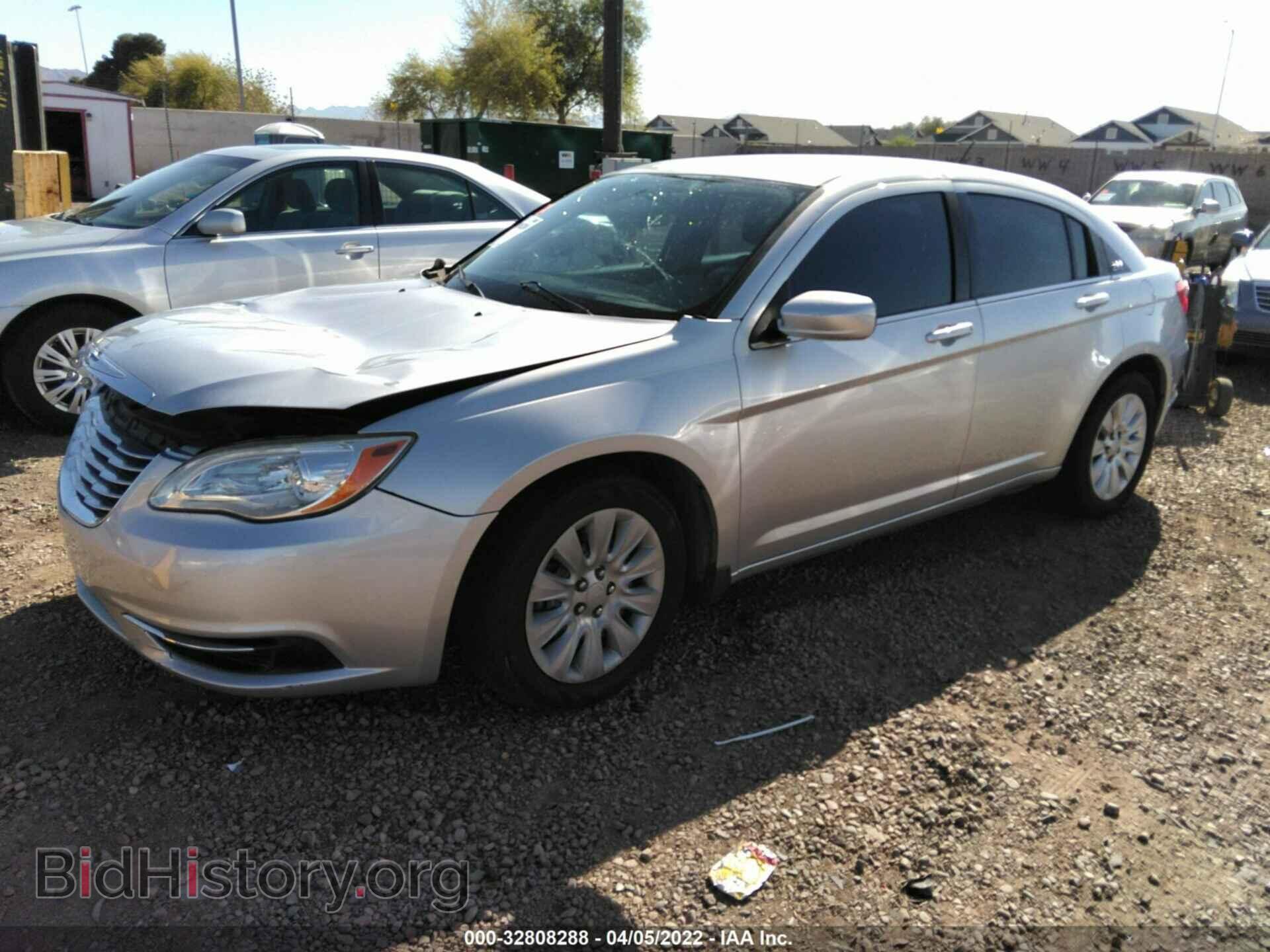 2012 CHRYSLER 200 - VIN: 1C3CCBAB6CN261810 - Фото 2