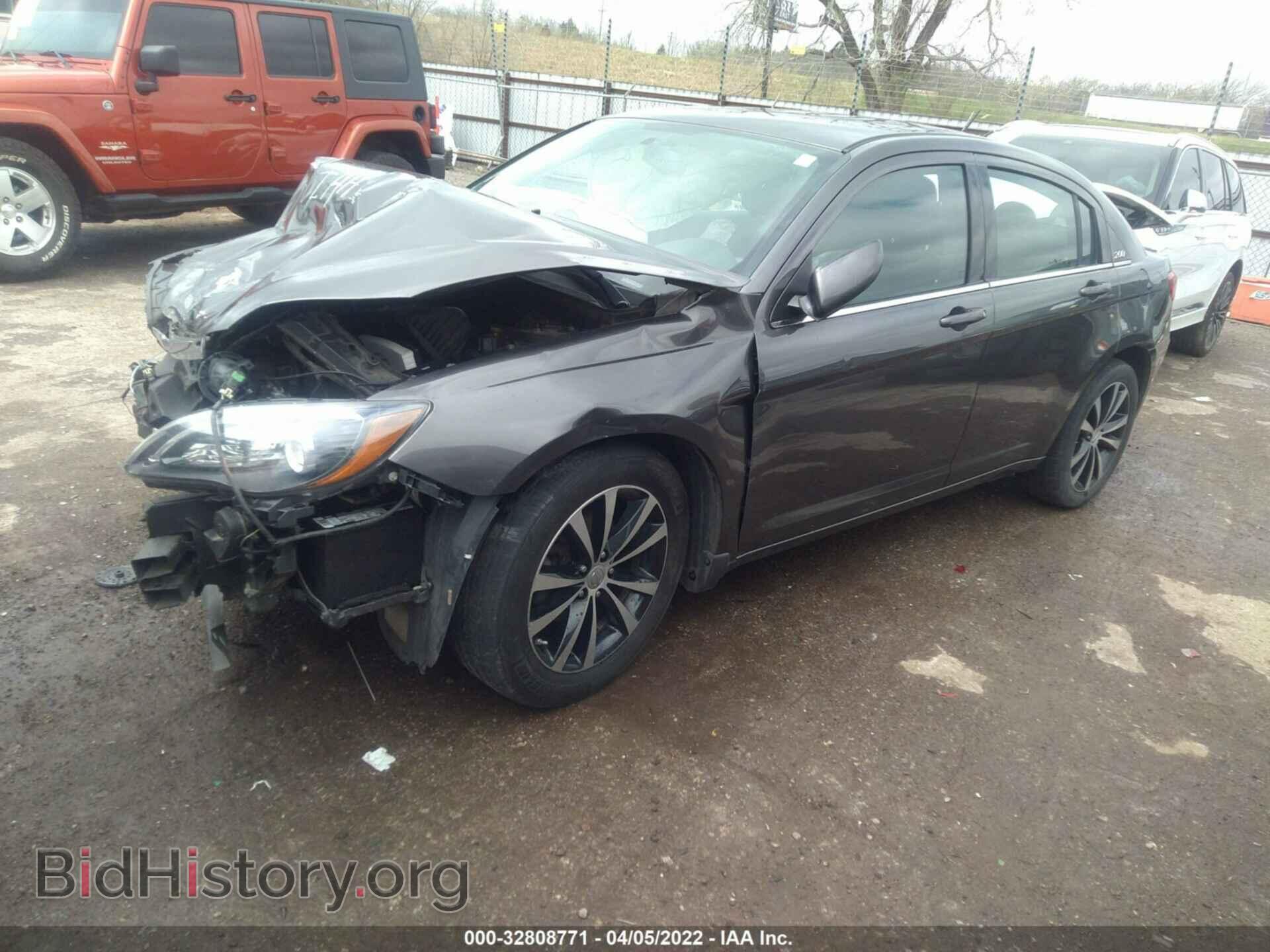 2014 CHRYSLER 200 - VIN: 1C3CCBBB7EN198265 - Фото 2