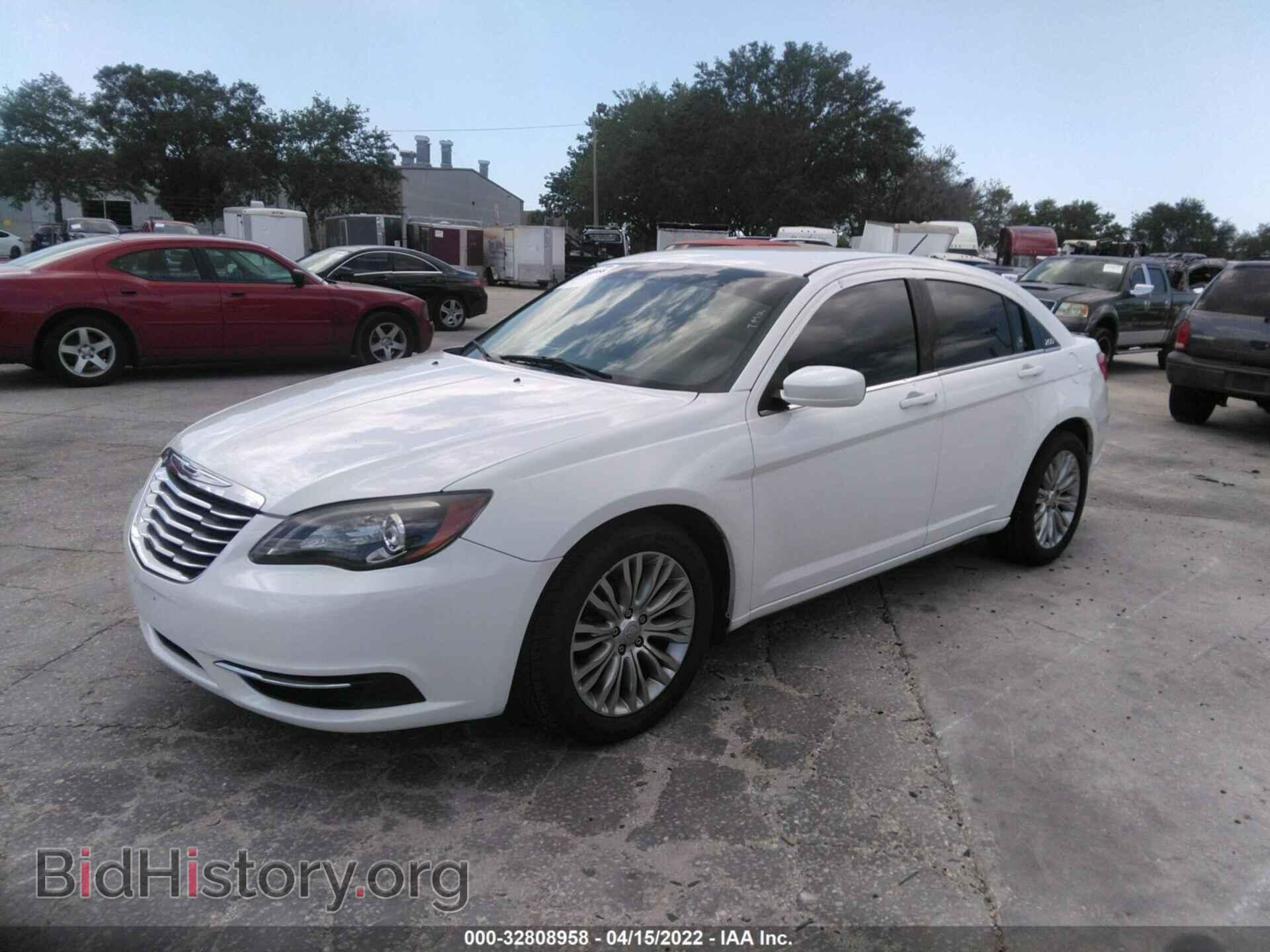 2012 CHRYSLER 200 - VIN: 1C3CCBAB2CN262162 - Фото 2
