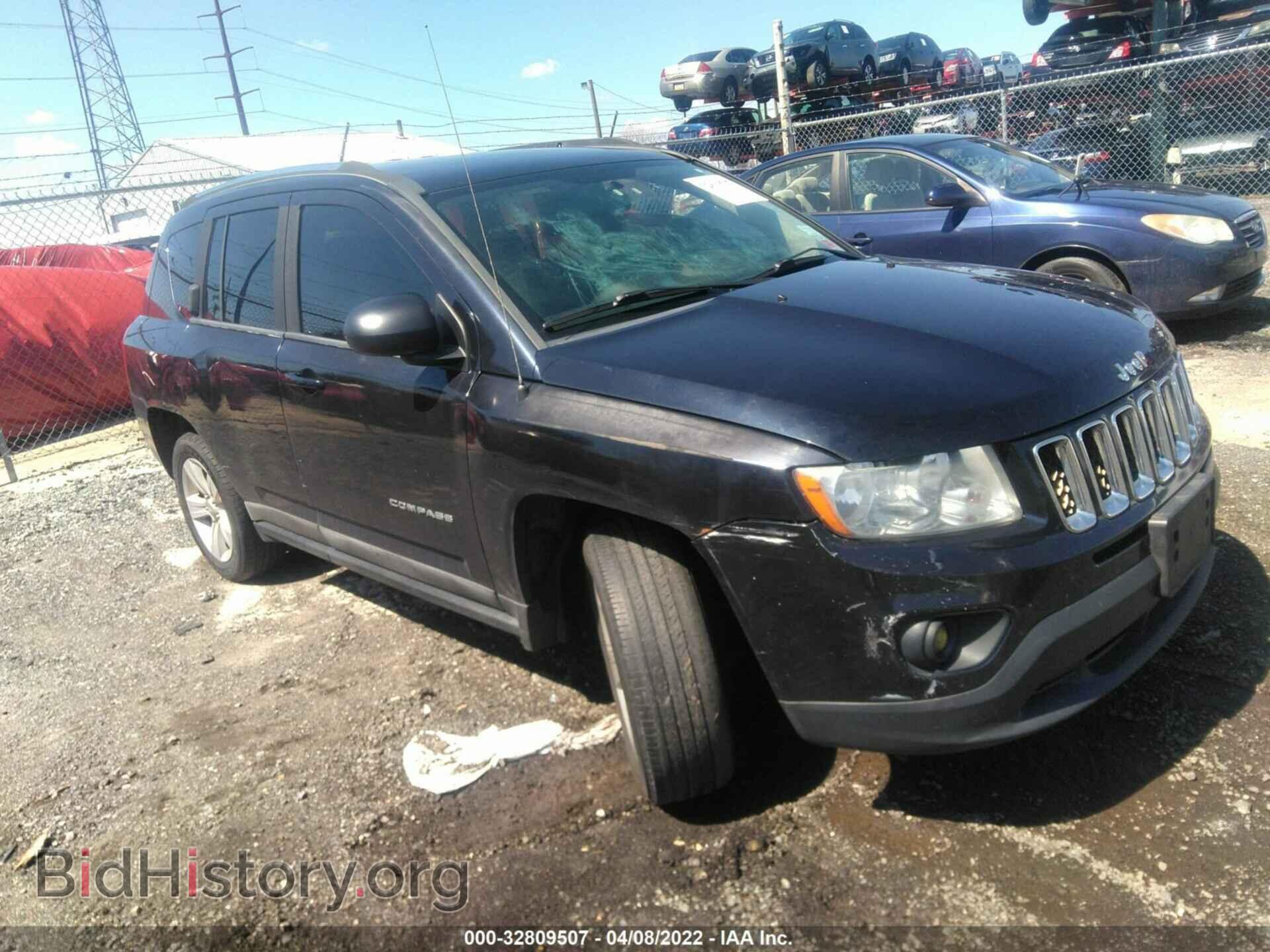 Photo 1J4NT1FA1BD139370 - JEEP COMPASS 2011