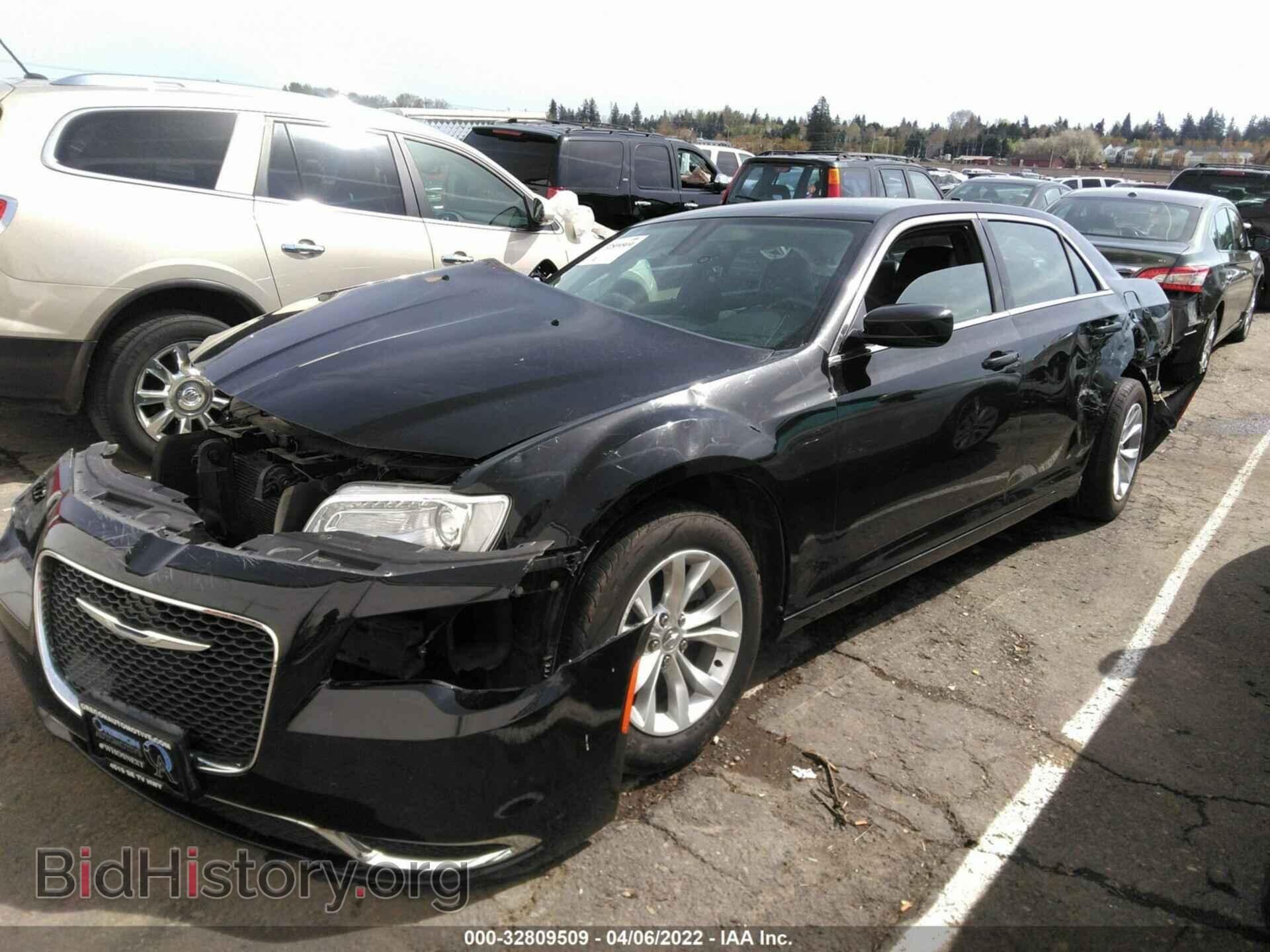 2015 CHRYSLER 300 - VIN: 2C3CCAAG3FH810480 - Фото 2