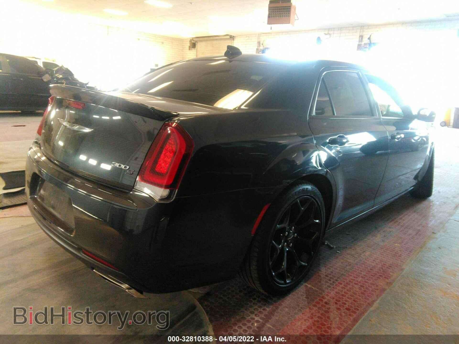 2019 CHRYSLER 300 - VIN: 2C3CCABG9KH678995 - Фото 4