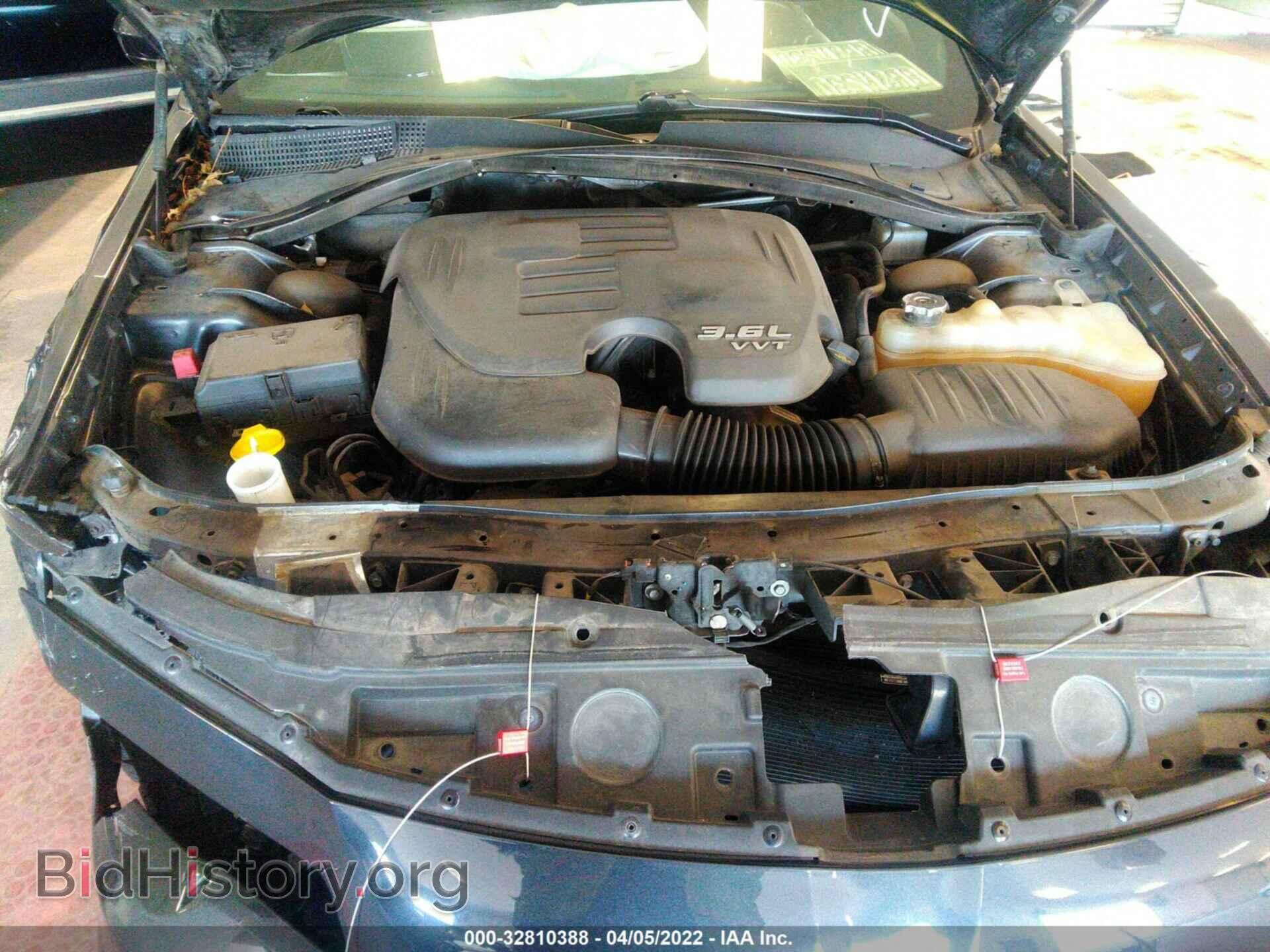2019 CHRYSLER 300 - VIN: 2C3CCABG9KH678995 - Фото 10