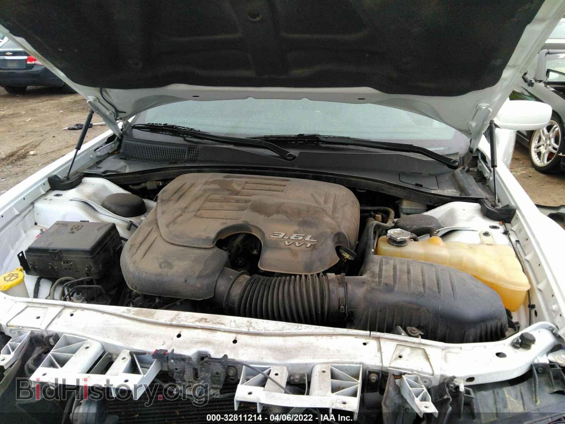 2014 CHRYSLER 300 - VIN: 2C3CCABG1EH344254 - Photo 10