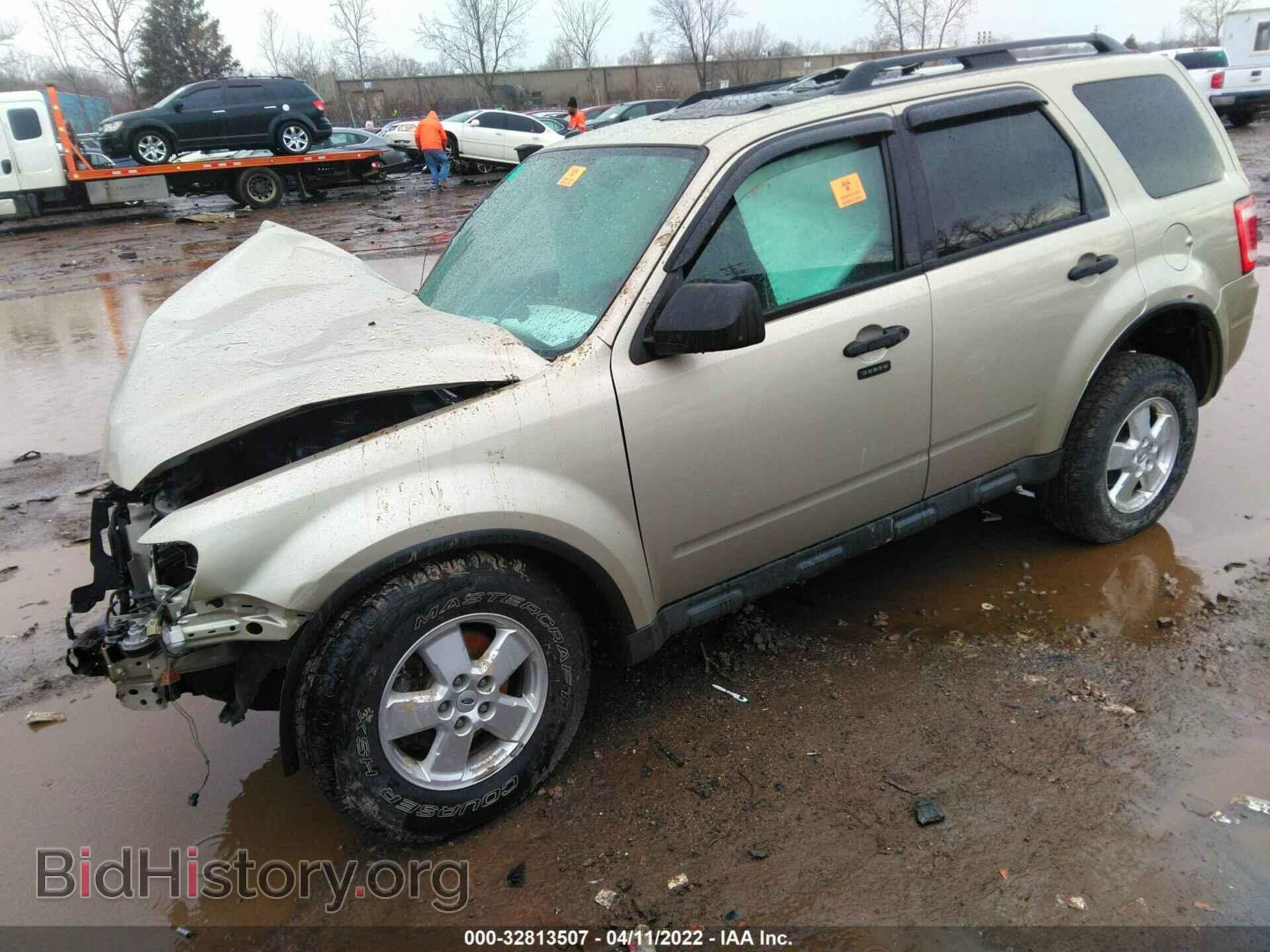 2011 FORD ESCAPE - VIN: 1FMCU0DG8BKC49514 - Фото 2