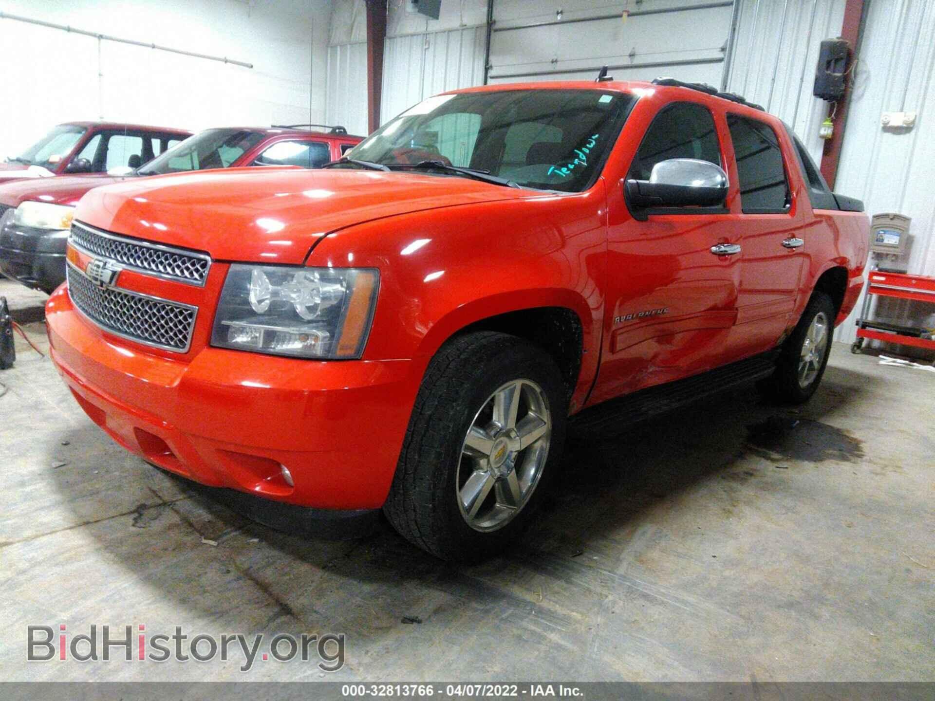 2011 CHEVROLET AVALANCHE - VIN: 3GNTKEE33BG281403 - Фото 2