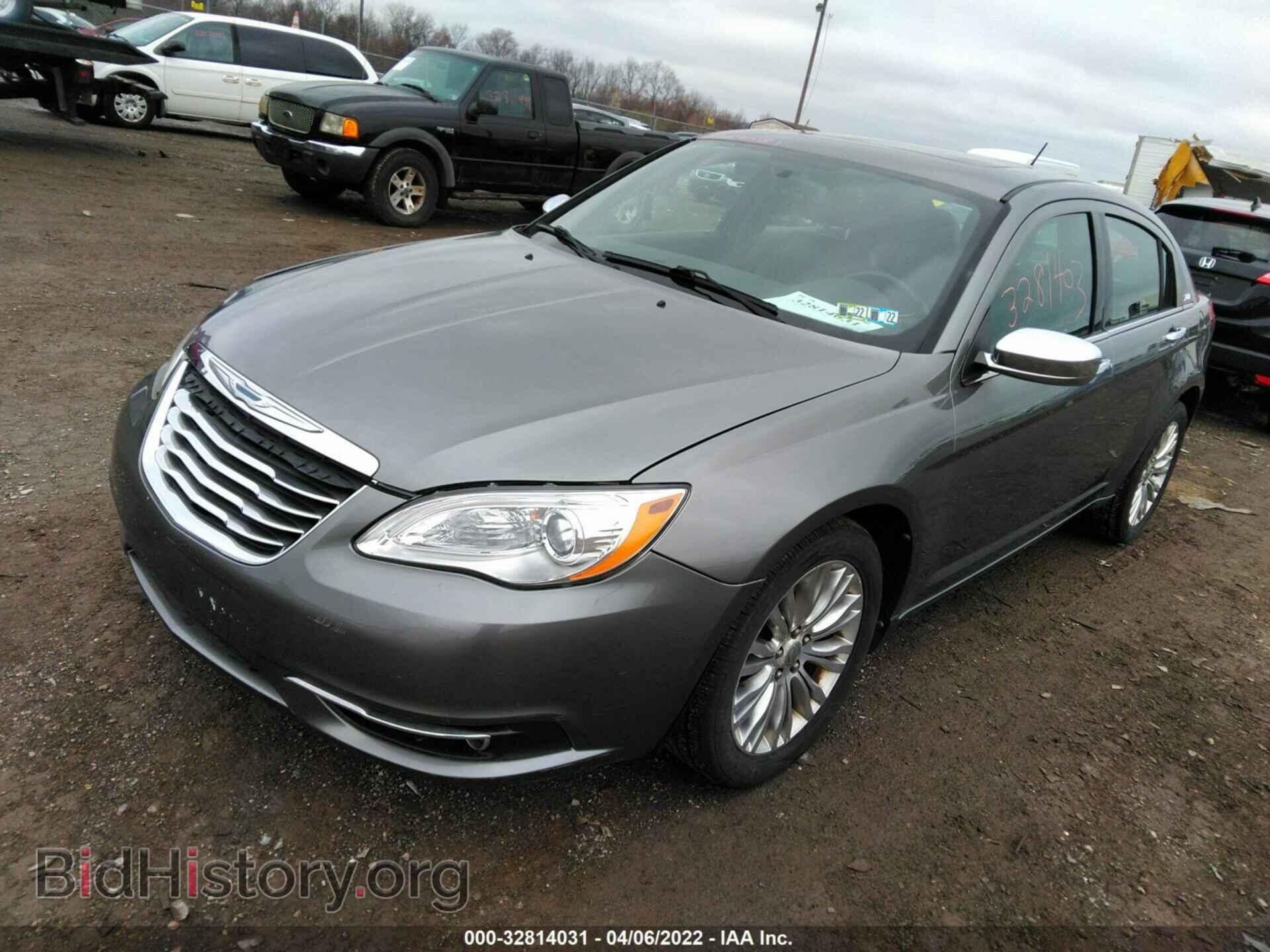 2011 CHRYSLER 200 - VIN: 1C3BC2FG0BN581526 - Фото 2
