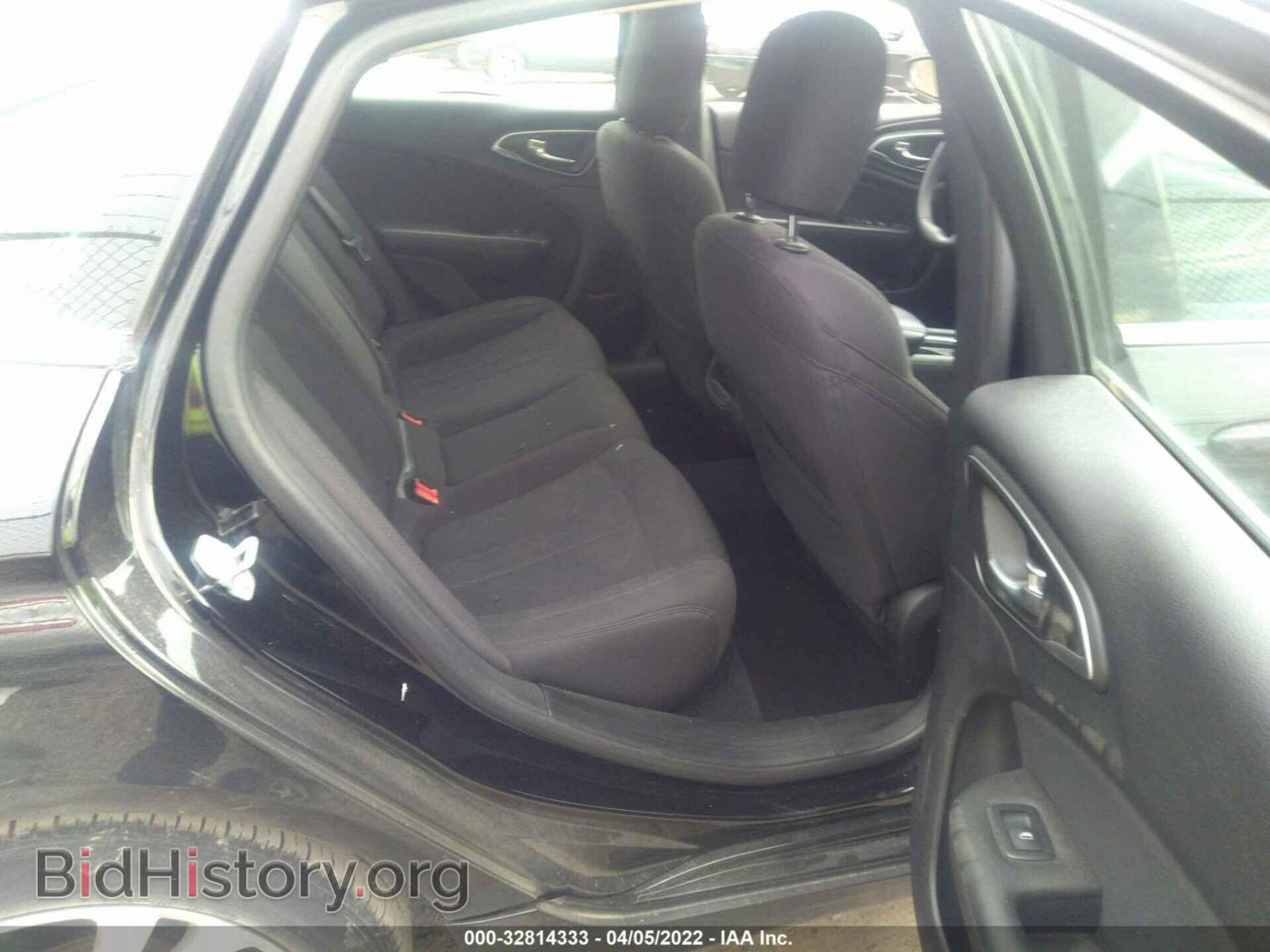 2015 CHRYSLER 200 - VIN: 1C3CCCAB1FN638585 - Фото 8