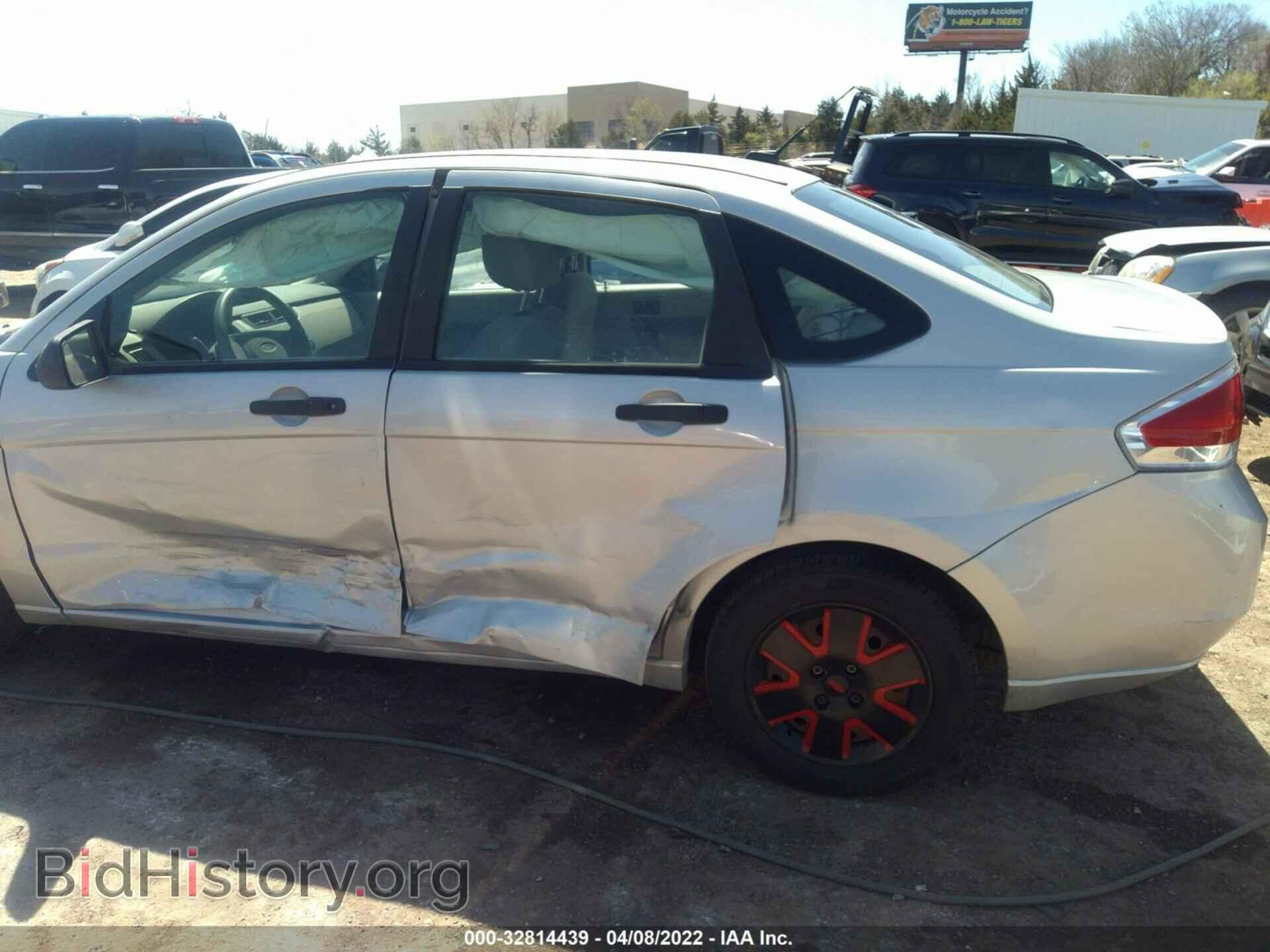 2008 FORD FOCUS - VIN: 1FAHP34NX8W123776 - Фото 6