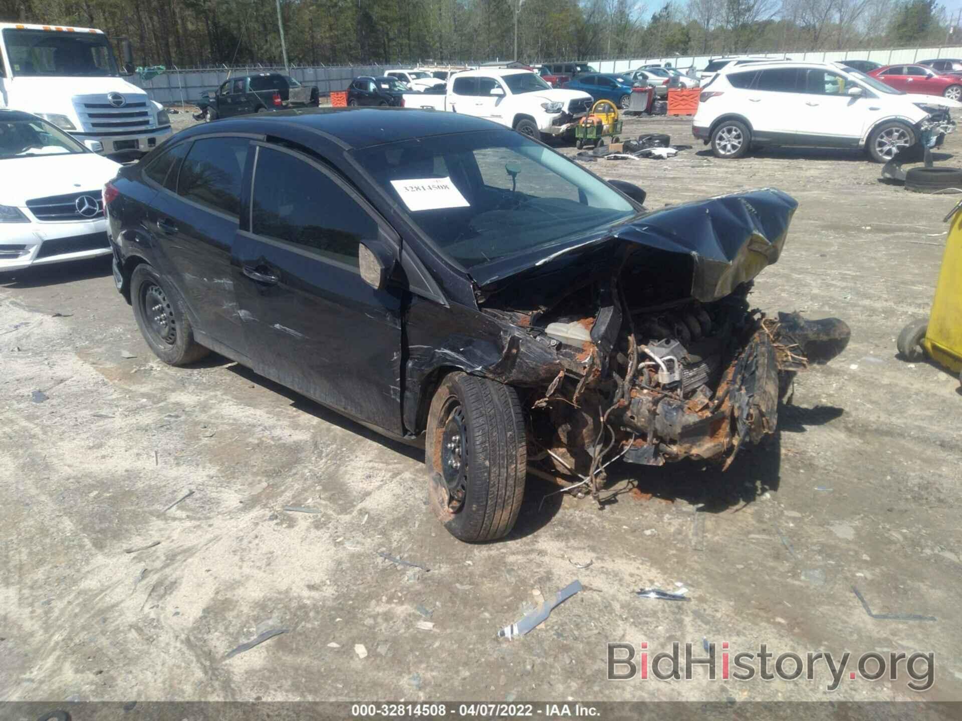 Photo 1FAHP3F23CL372658 - FORD FOCUS 2012